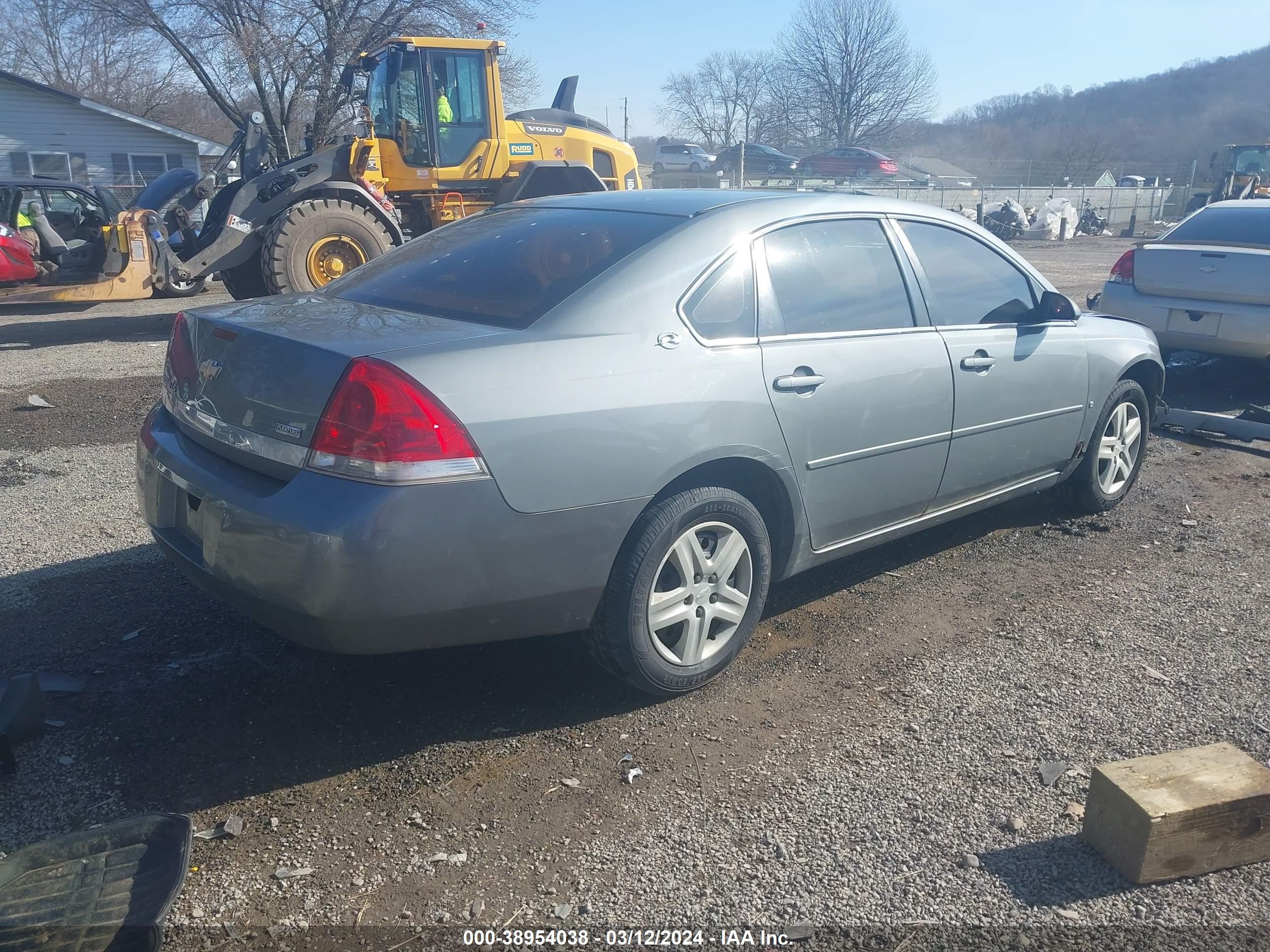 Photo 3 VIN: 2G1WB55K179319296 - CHEVROLET IMPALA 