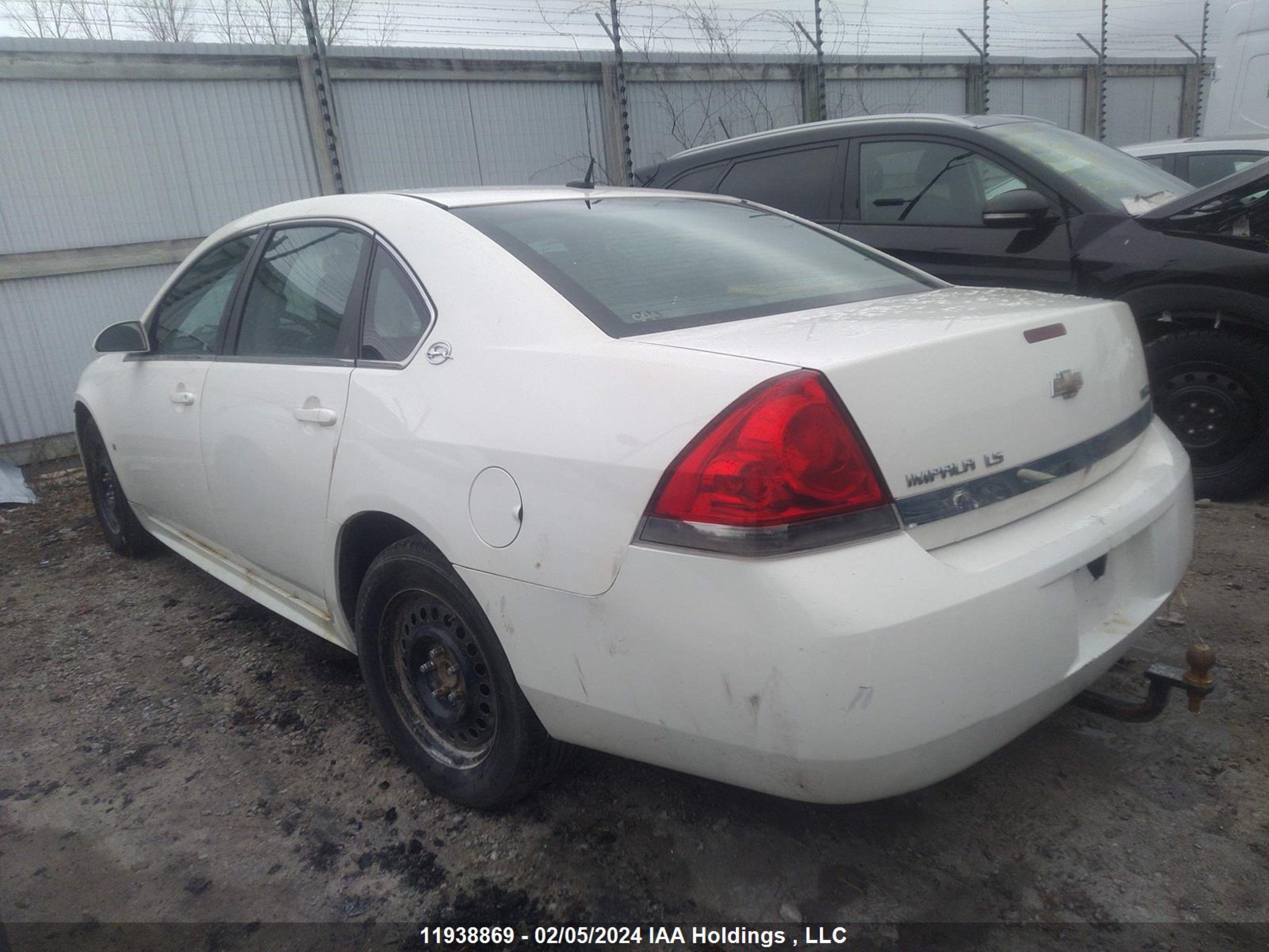 Photo 2 VIN: 2G1WB57K691103555 - CHEVROLET IMPALA 