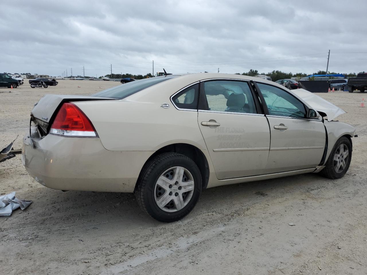 Photo 2 VIN: 2G1WB58K181286893 - CHEVROLET IMPALA 