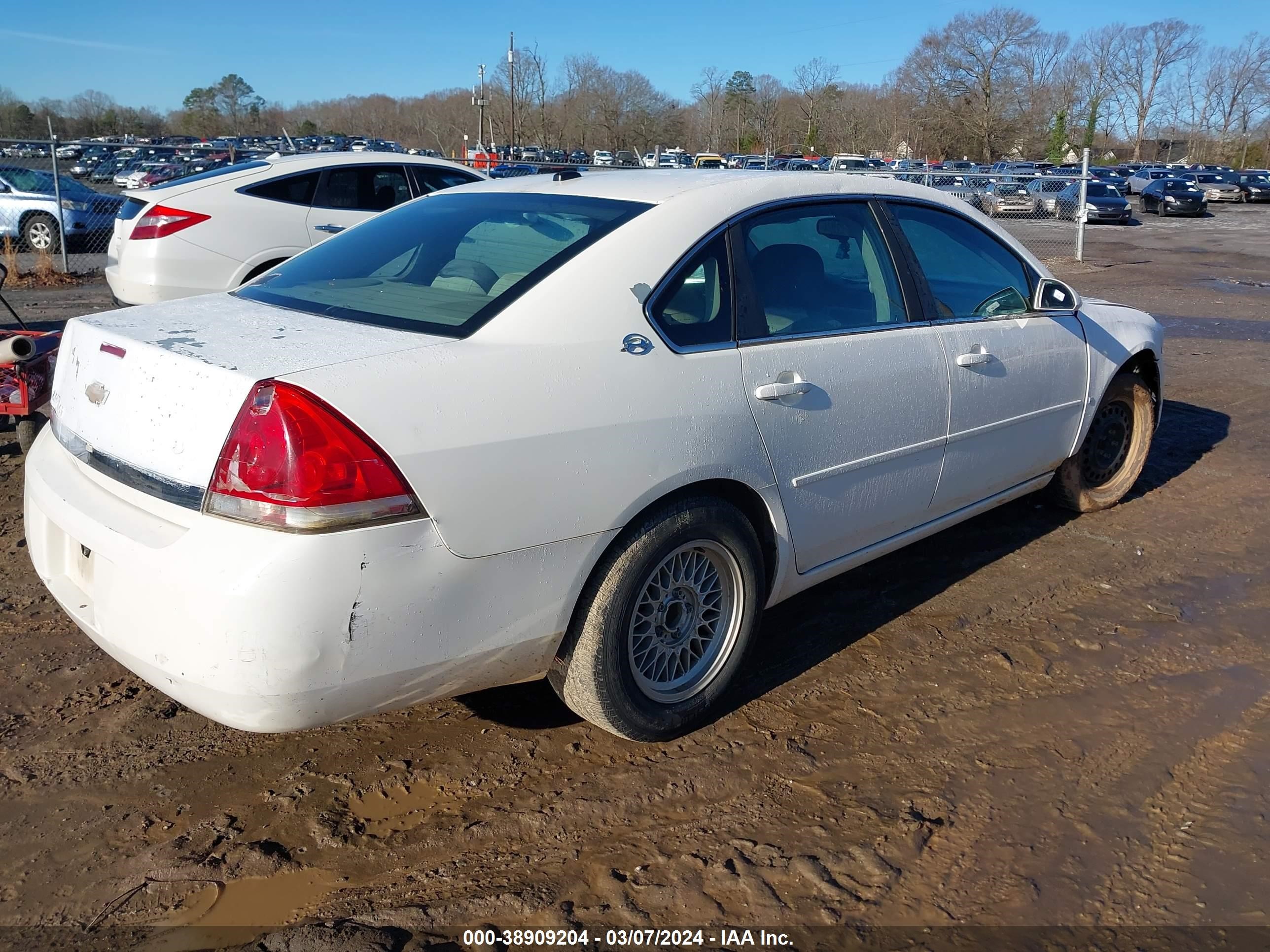 Photo 3 VIN: 2G1WB58K269238298 - CHEVROLET IMPALA 