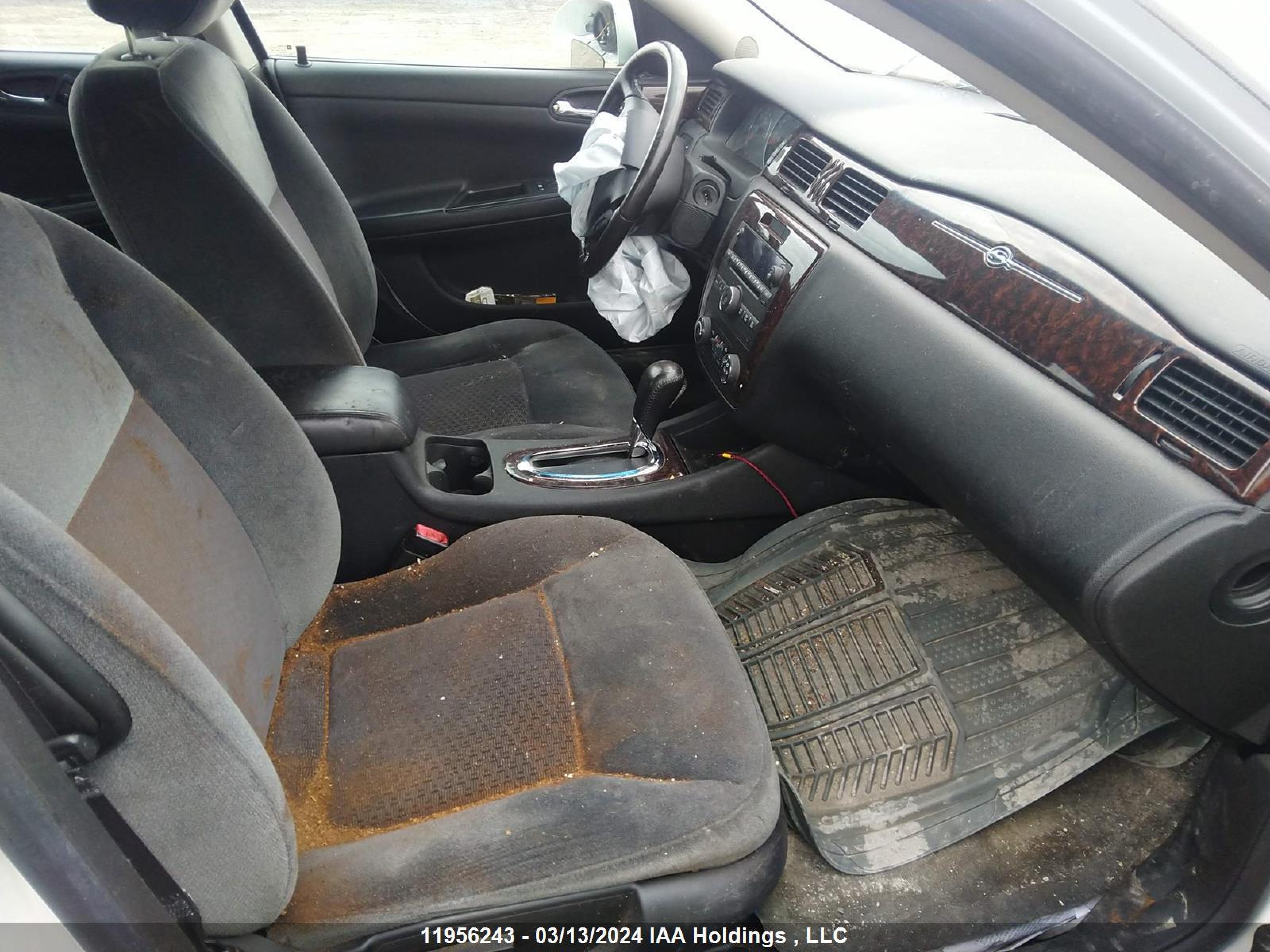 Photo 4 VIN: 2G1WB5E30C1277088 - CHEVROLET IMPALA 