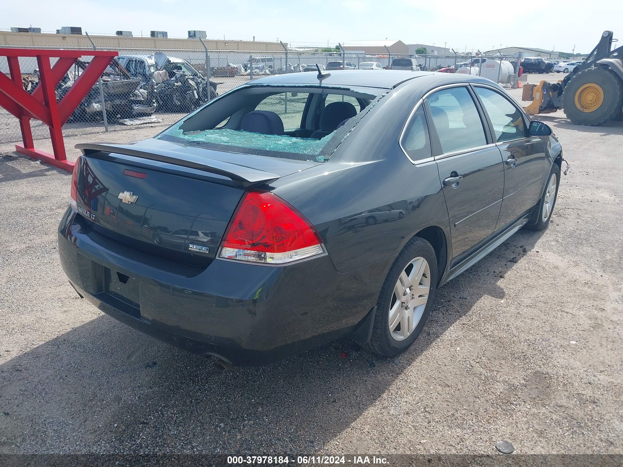 Photo 3 VIN: 2G1WB5E31C1196049 - CHEVROLET IMPALA 