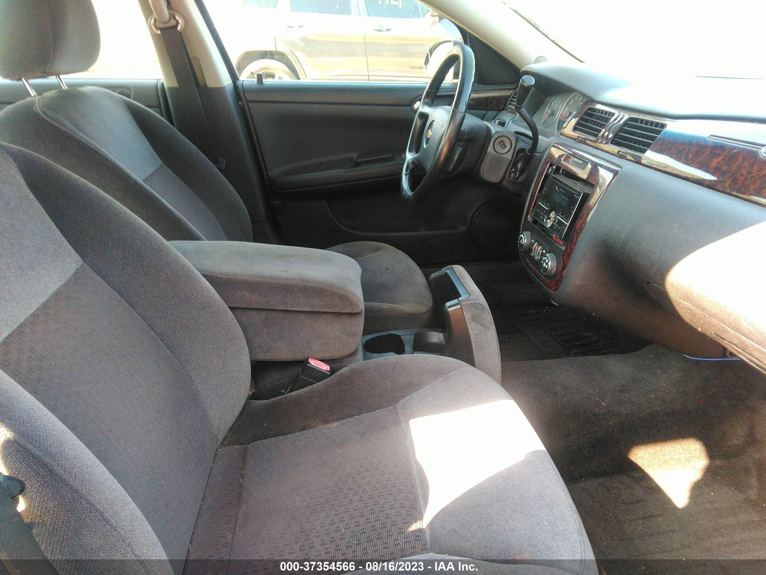 Photo 4 VIN: 2G1WB5E32C1308096 - CHEVROLET IMPALA 