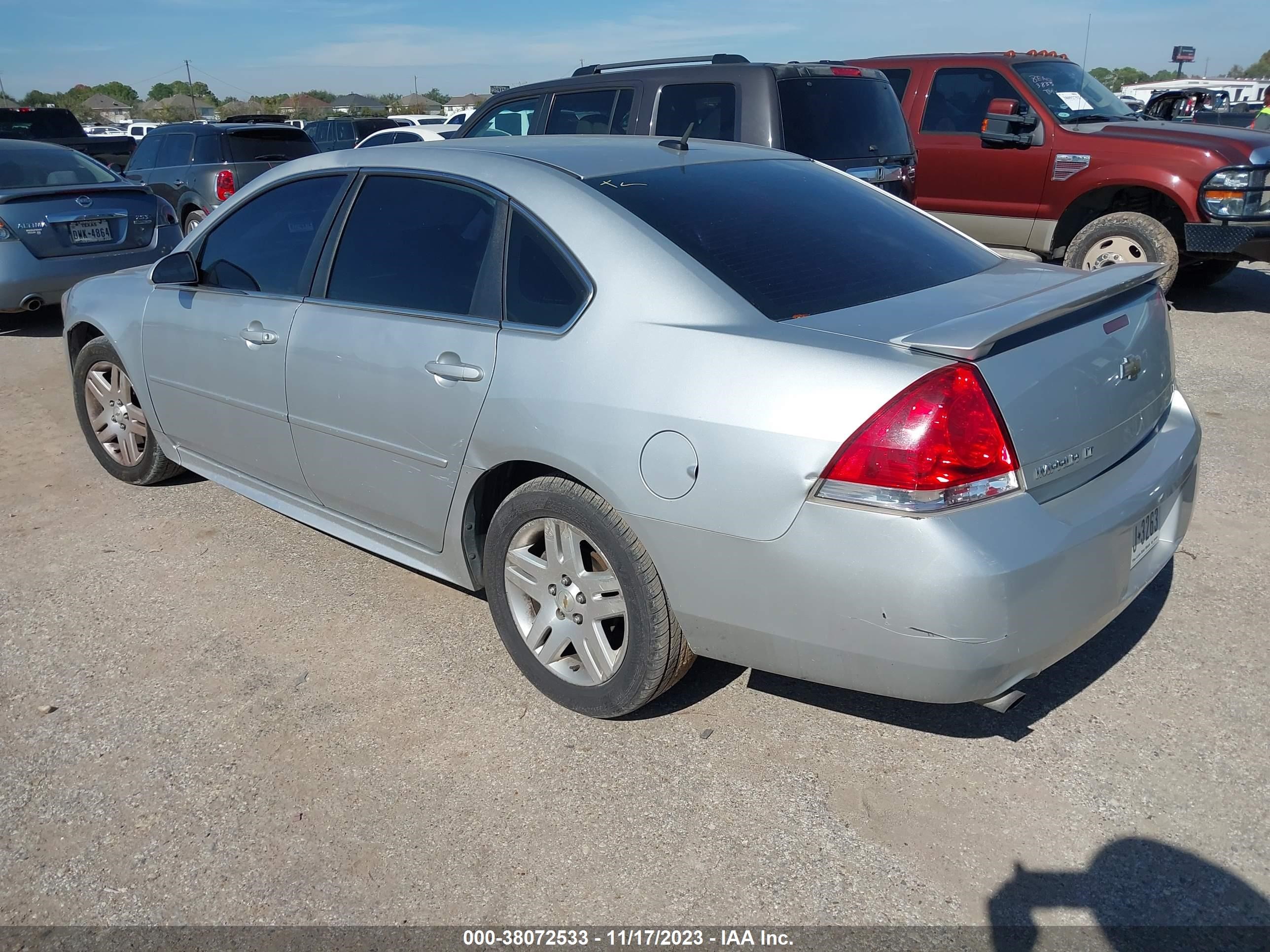 Photo 2 VIN: 2G1WB5E34C1126111 - CHEVROLET IMPALA 