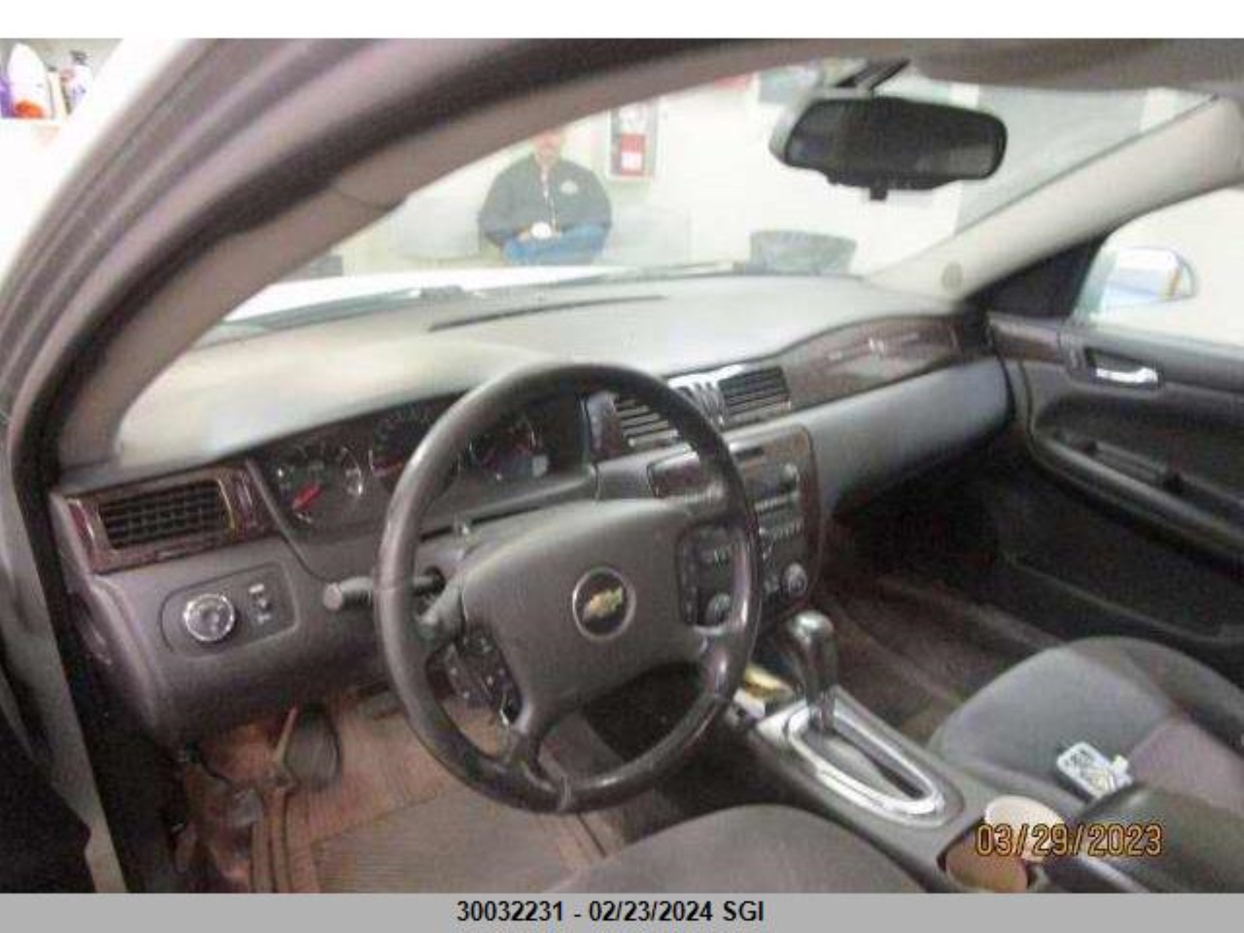 Photo 5 VIN: 2G1WB5E34C1252923 - CHEVROLET IMPALA 