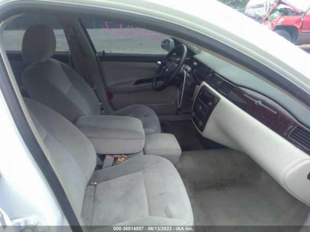 Photo 4 VIN: 2G1WB5E35C1111214 - CHEVROLET IMPALA 