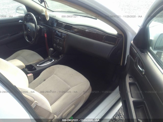 Photo 4 VIN: 2G1WB5E38C1172637 - CHEVROLET IMPALA 