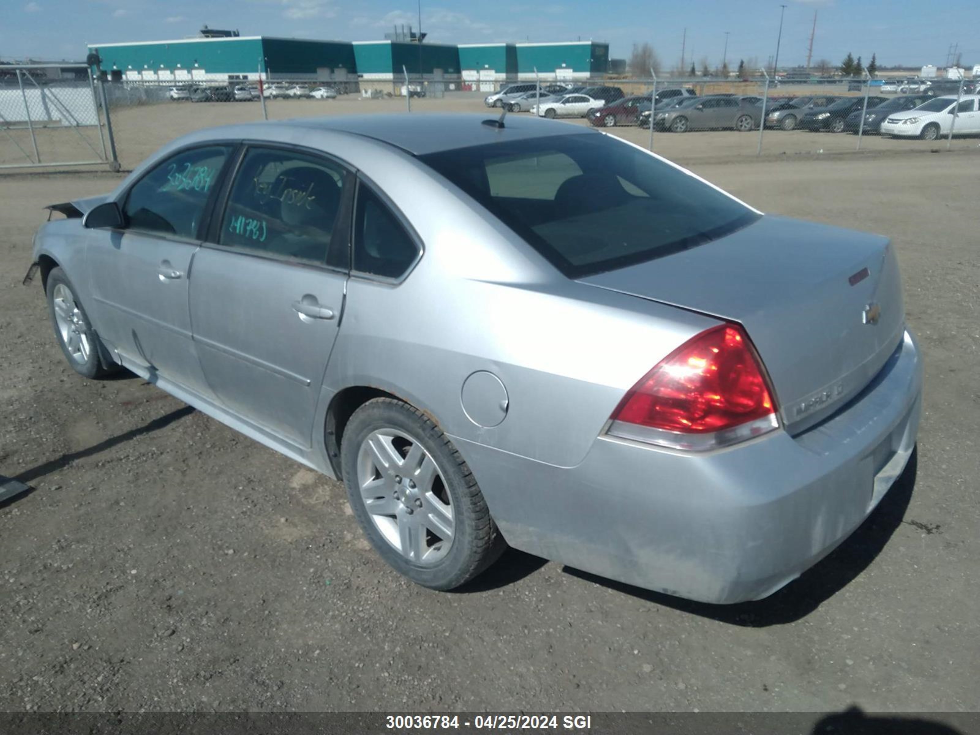 Photo 2 VIN: 2G1WB5E38C1327610 - CHEVROLET IMPALA 