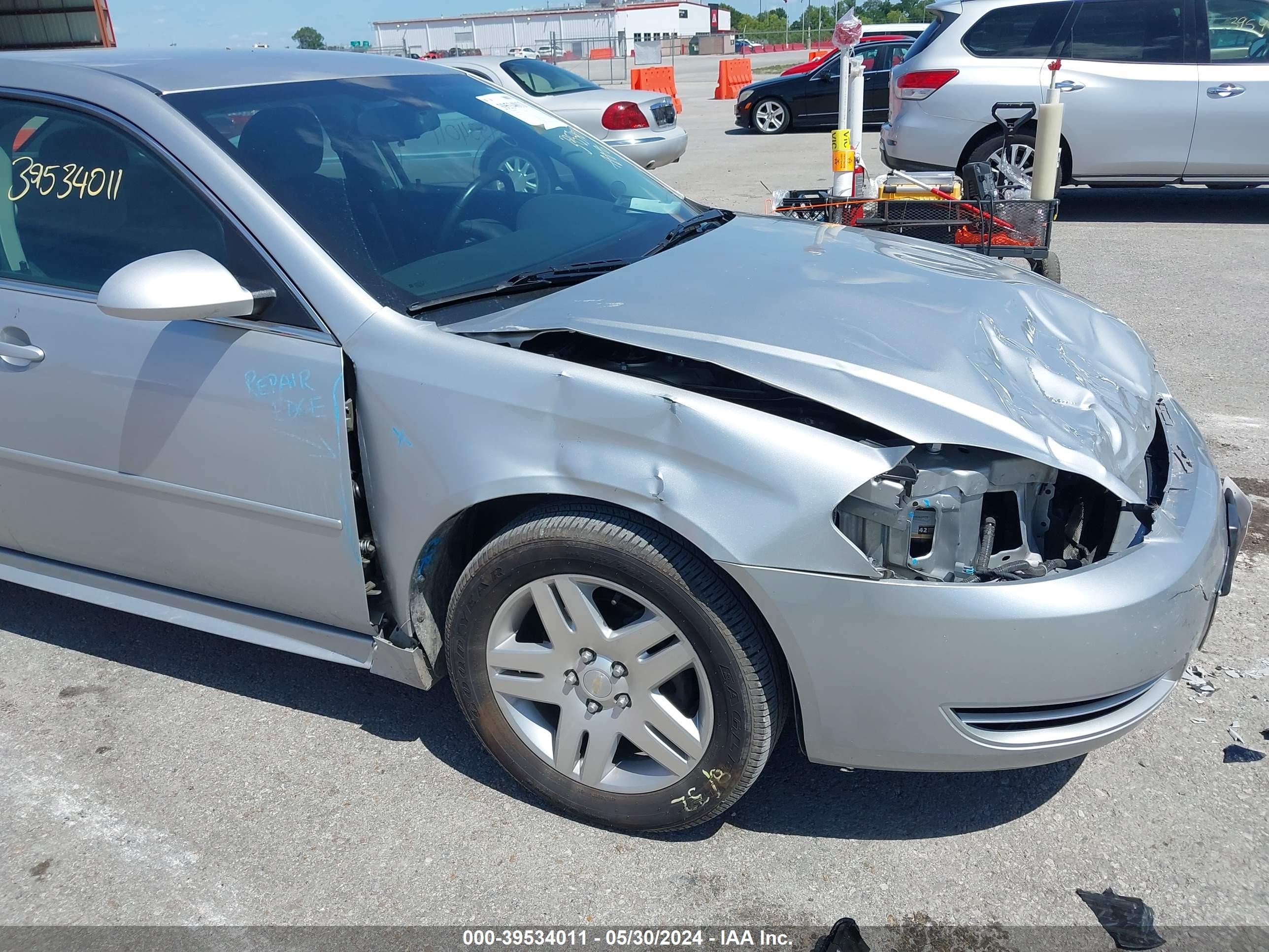 Photo 12 VIN: 2G1WB5E38D1127764 - CHEVROLET IMPALA 