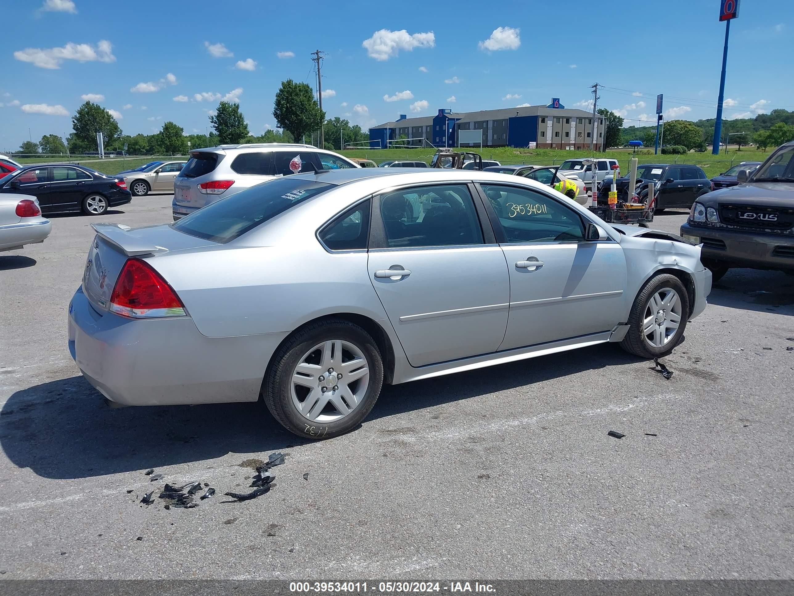 Photo 3 VIN: 2G1WB5E38D1127764 - CHEVROLET IMPALA 