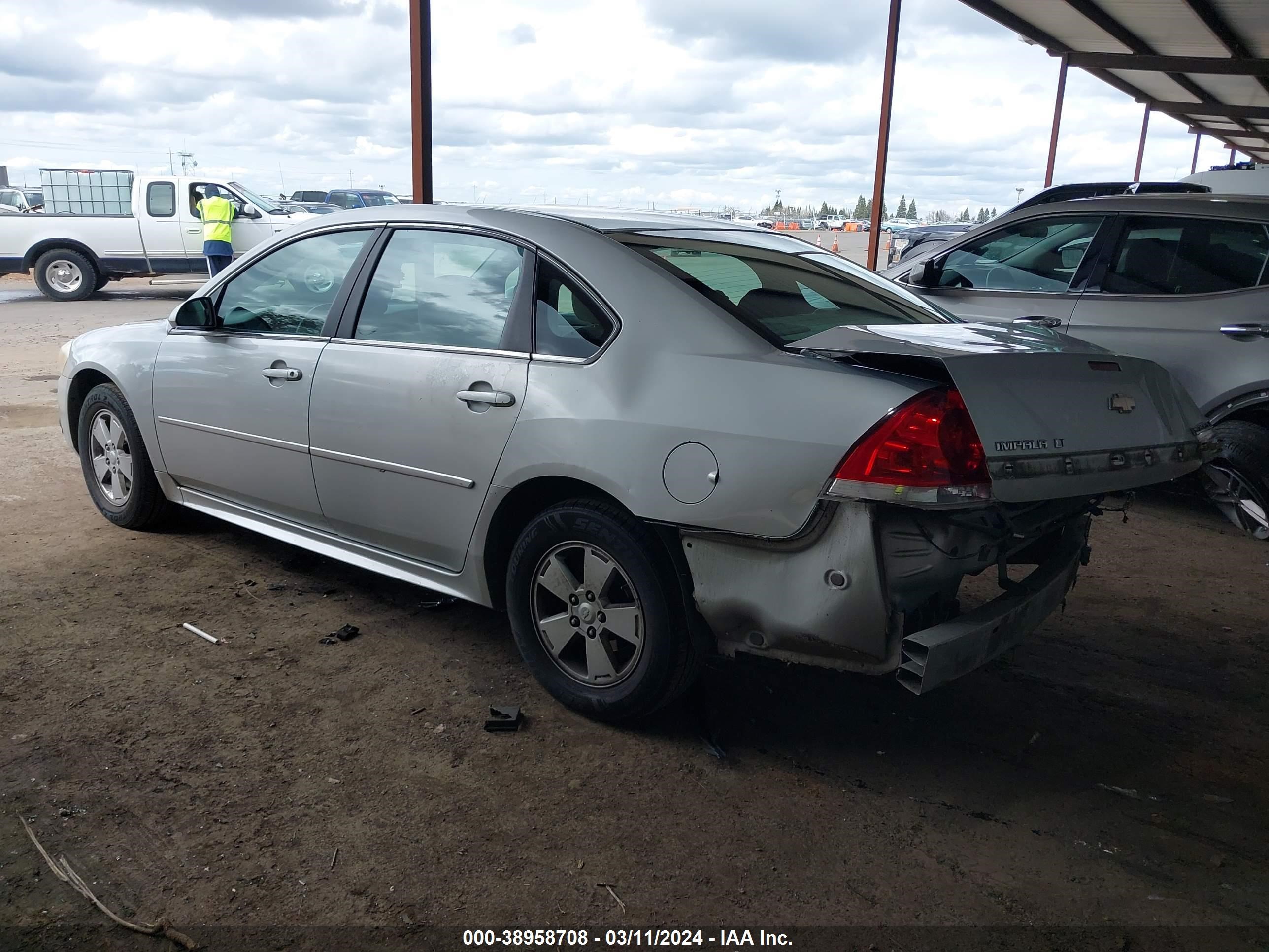 Photo 2 VIN: 2G1WB5EK3A1176082 - CHEVROLET IMPALA 