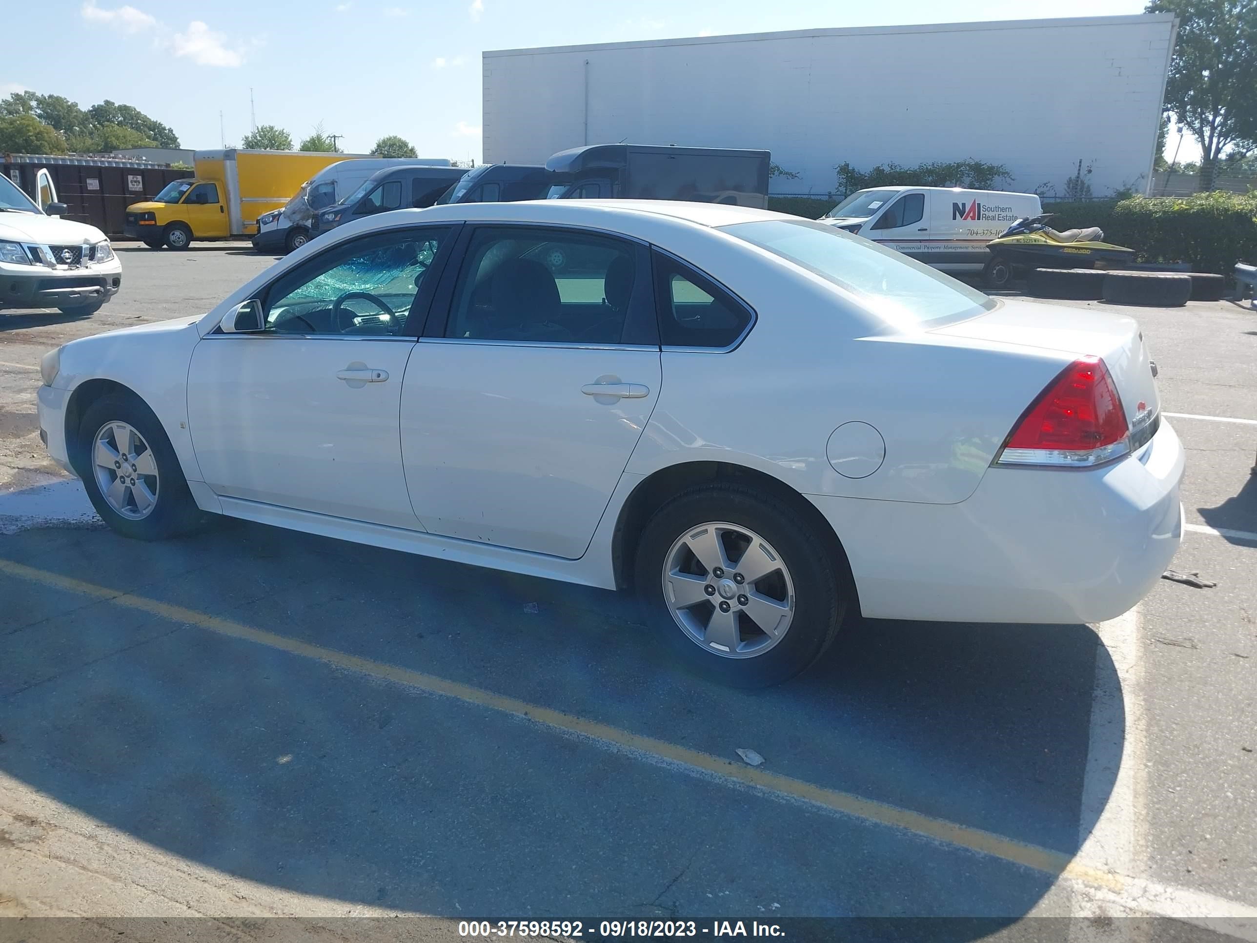 Photo 13 VIN: 2G1WB5EK6A1113624 - CHEVROLET IMPALA 