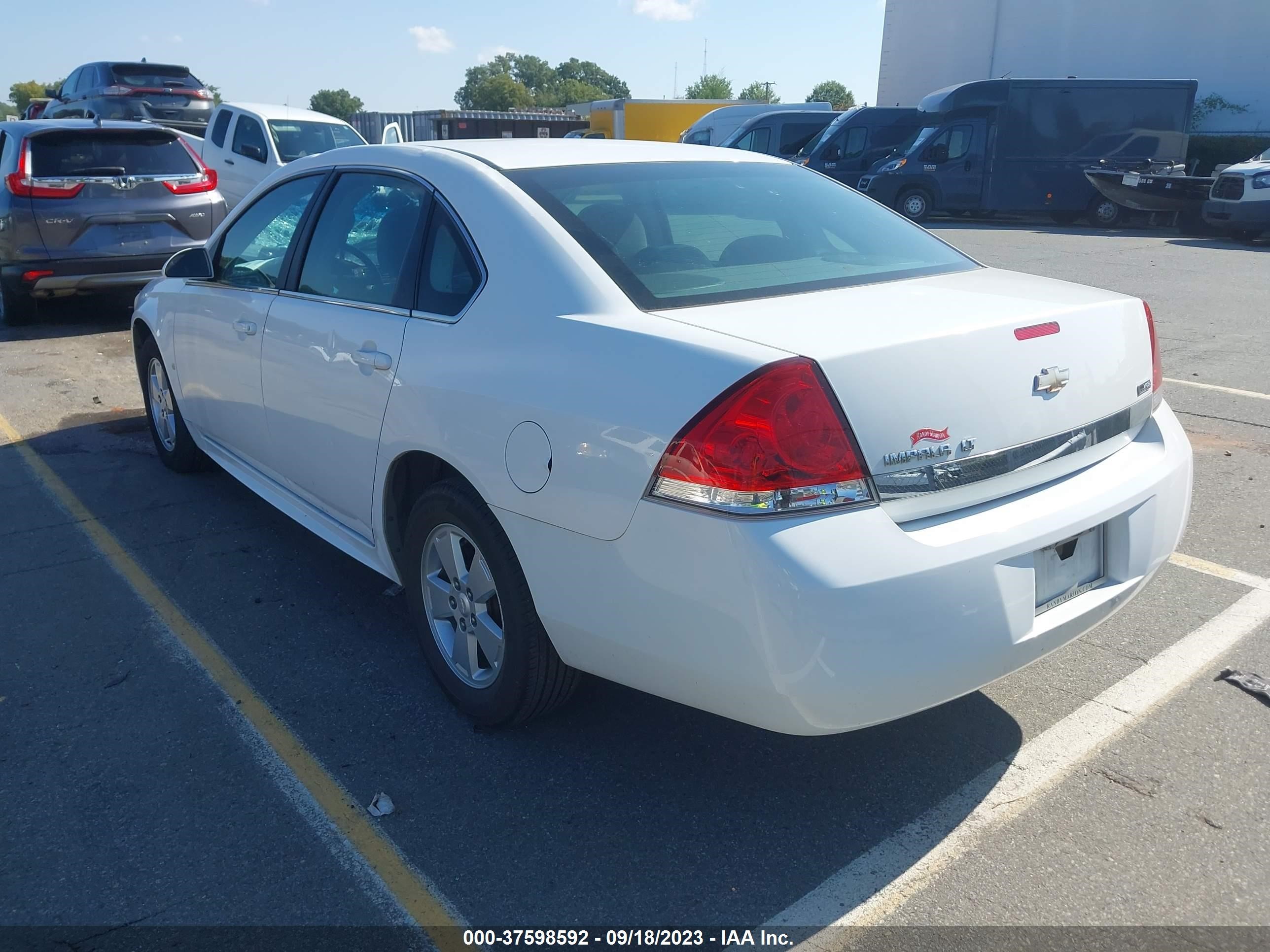 Photo 2 VIN: 2G1WB5EK6A1113624 - CHEVROLET IMPALA 