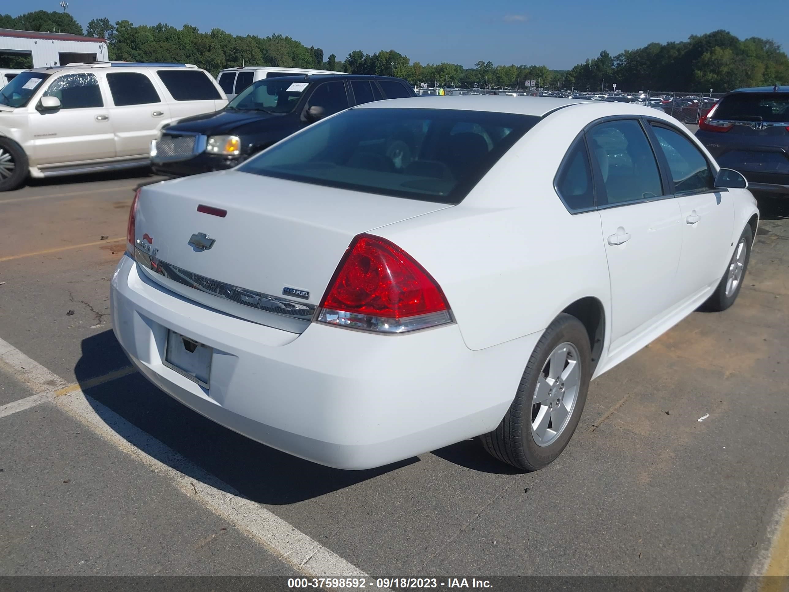 Photo 3 VIN: 2G1WB5EK6A1113624 - CHEVROLET IMPALA 