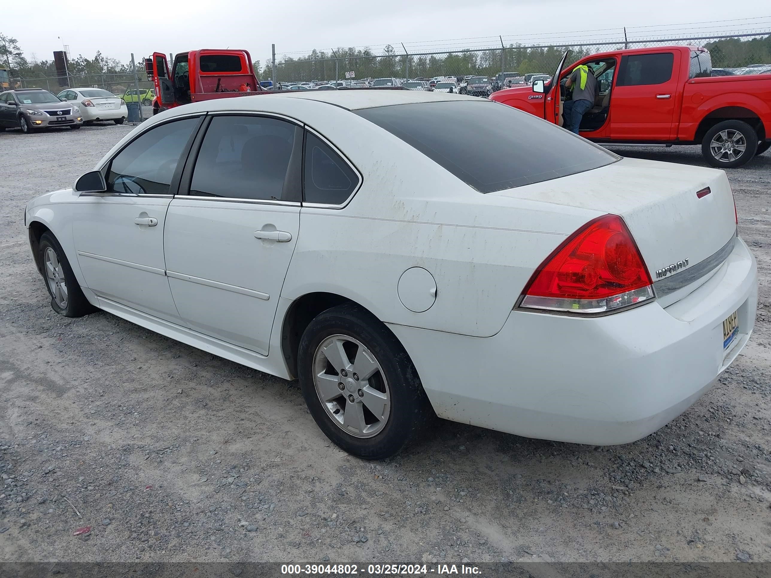 Photo 2 VIN: 2G1WB5EK7A1183732 - CHEVROLET IMPALA 