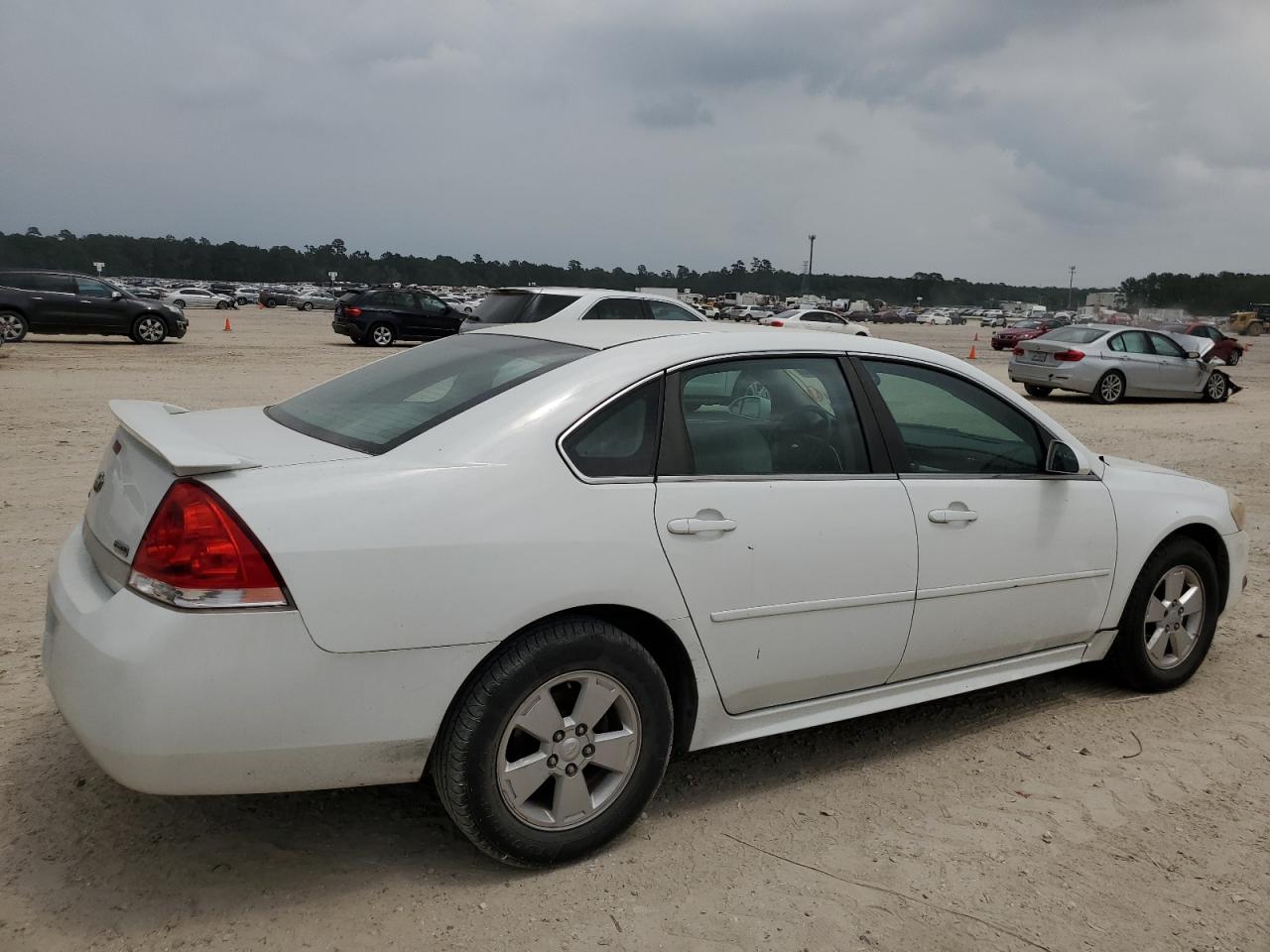 Photo 2 VIN: 2G1WB5EK9A1169363 - CHEVROLET IMPALA 