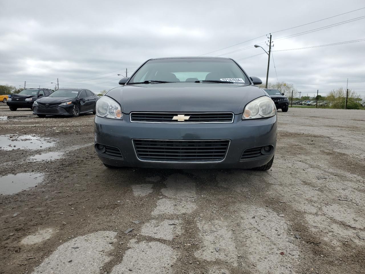 Photo 4 VIN: 2G1WB5EK9B1117569 - CHEVROLET IMPALA 