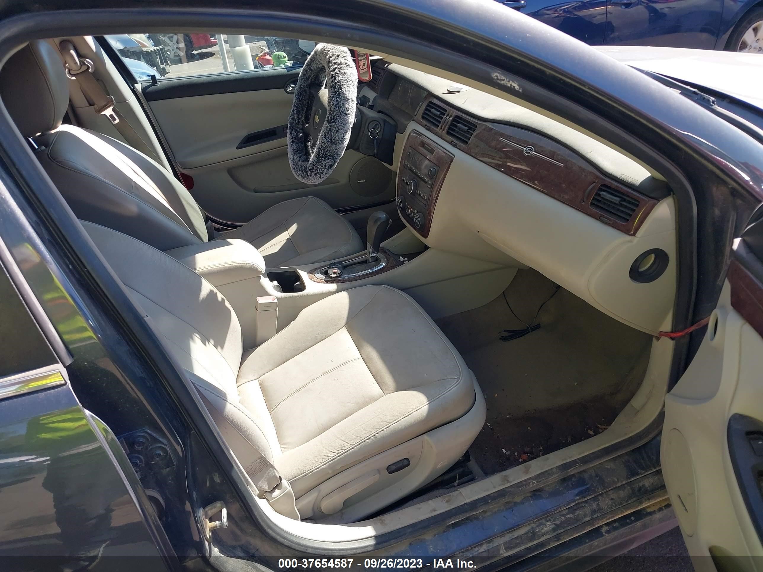 Photo 4 VIN: 2G1WB5EN4A1268103 - CHEVROLET IMPALA 