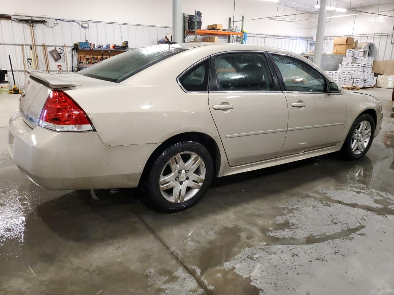 Photo 2 VIN: 2G1WB5EN5A1264805 - CHEVROLET IMPALA 