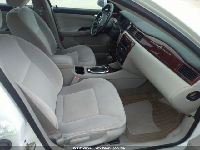 Photo 4 VIN: 2G1WB5ENXA1111790 - CHEVROLET IMPALA 