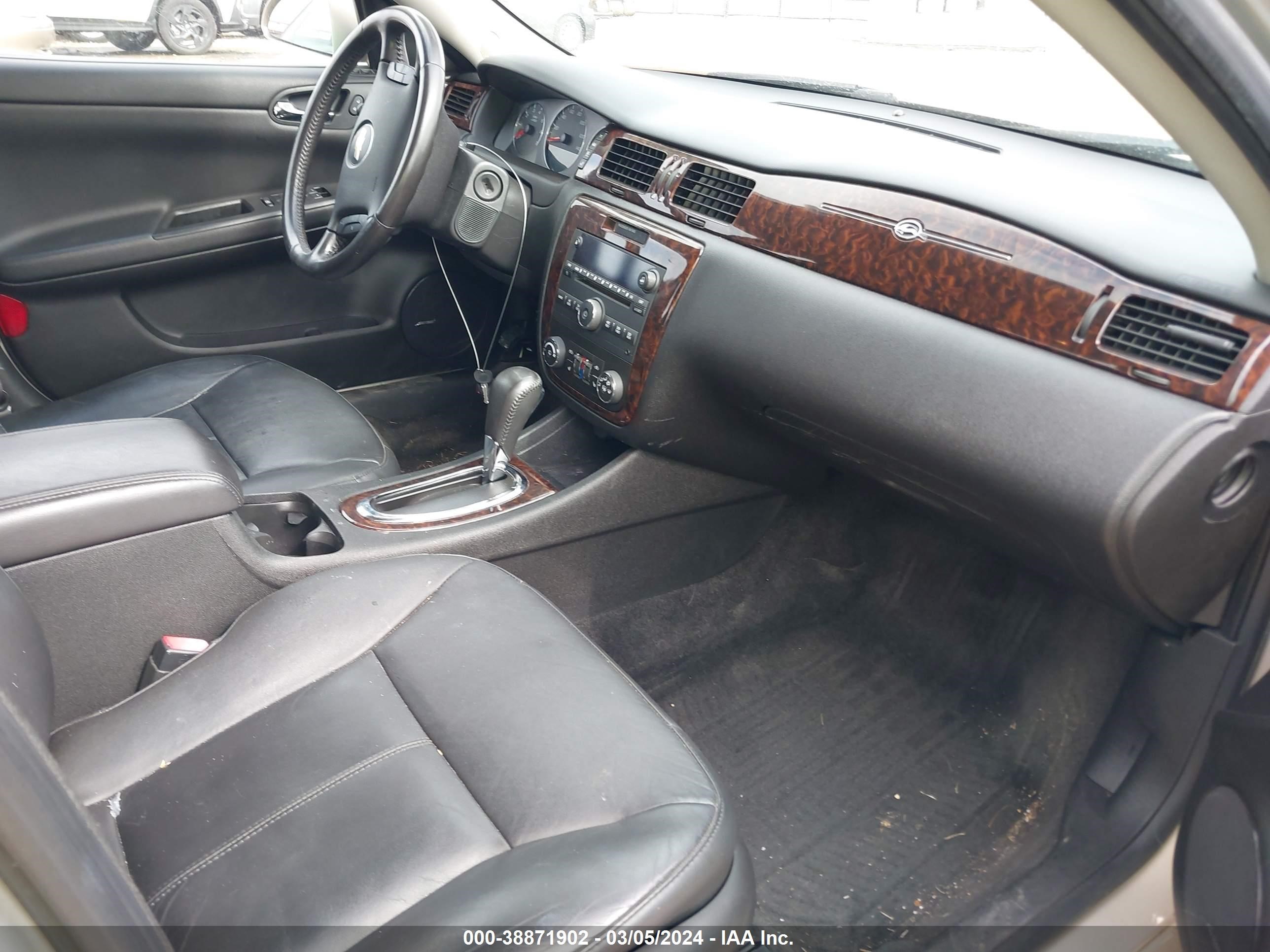 Photo 4 VIN: 2G1WC5E30C1103129 - CHEVROLET IMPALA 