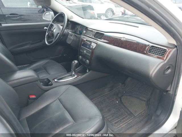 Photo 4 VIN: 2G1WC5E31C1296438 - CHEVROLET IMPALA 