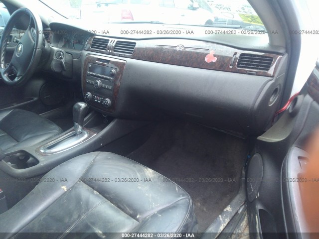 Photo 4 VIN: 2G1WC5E31D1129613 - CHEVROLET IMPALA 