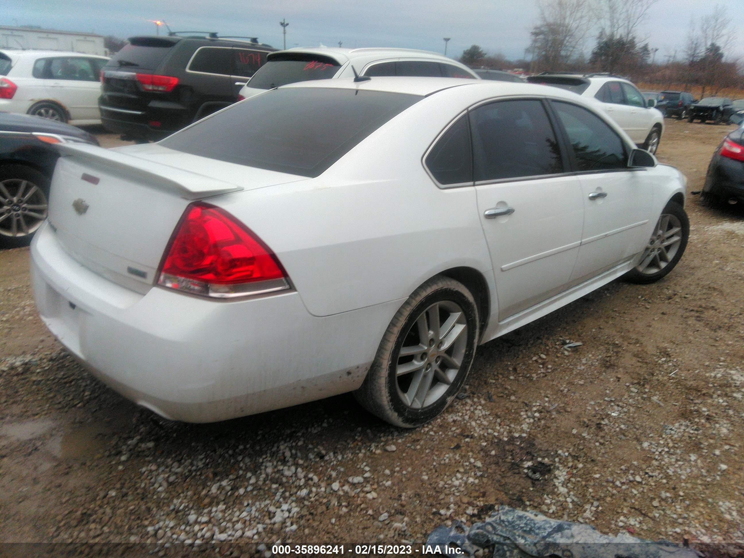 Photo 3 VIN: 2G1WC5E31D1204214 - CHEVROLET IMPALA 