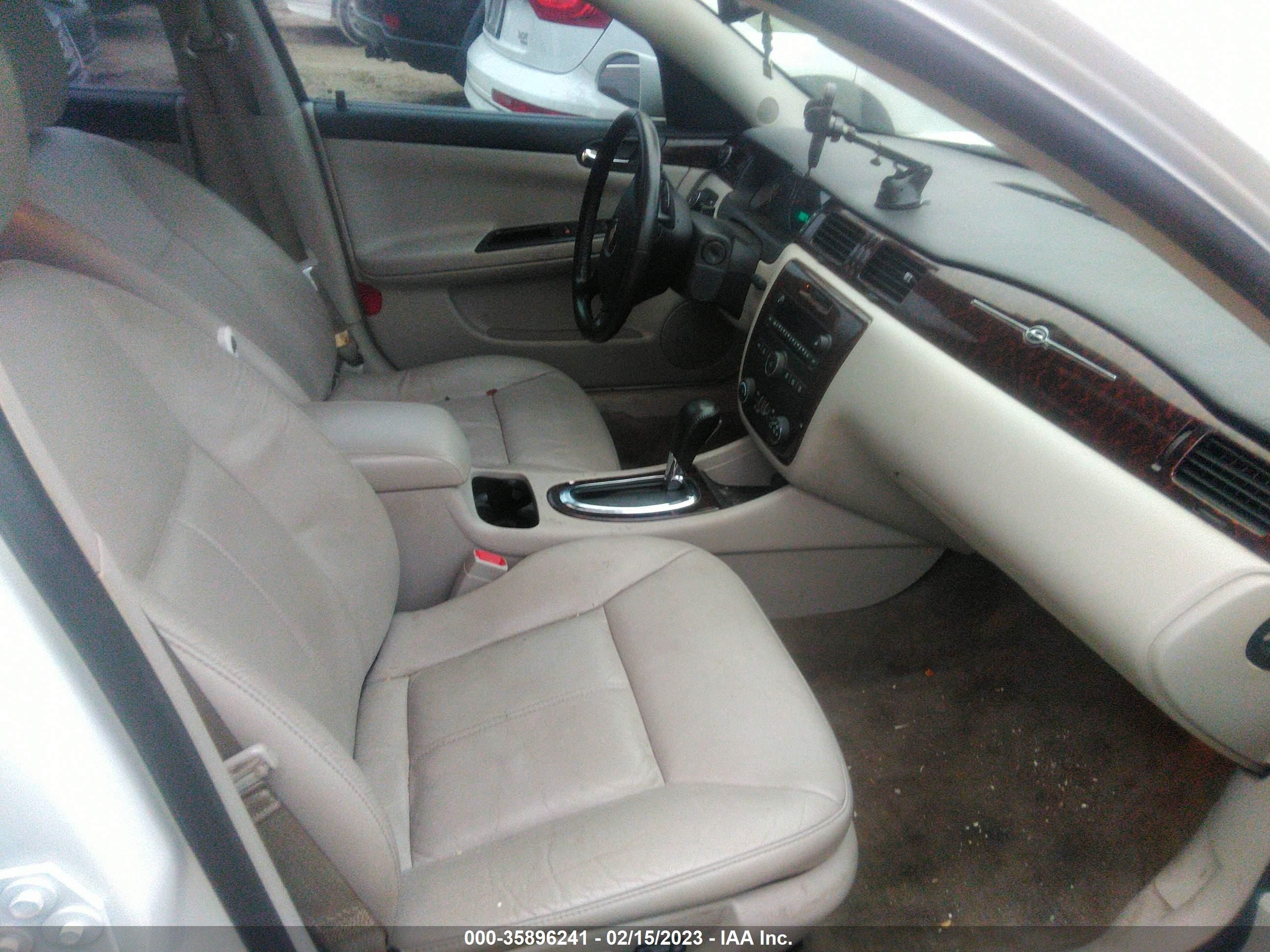 Photo 4 VIN: 2G1WC5E31D1204214 - CHEVROLET IMPALA 