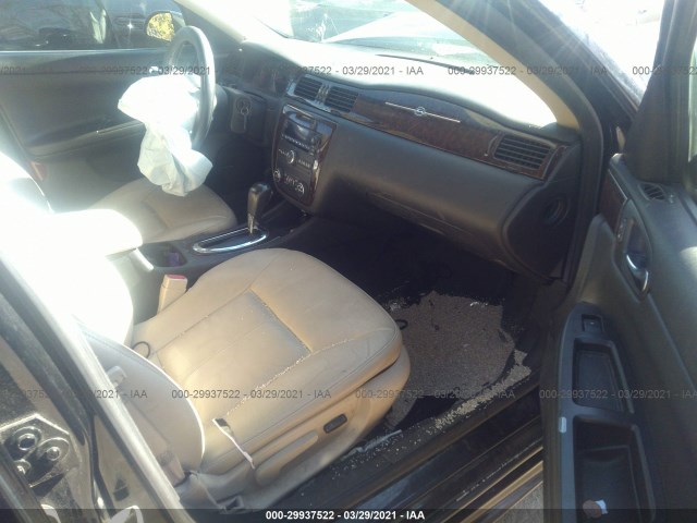 Photo 4 VIN: 2G1WC5E34C1335832 - CHEVROLET IMPALA 