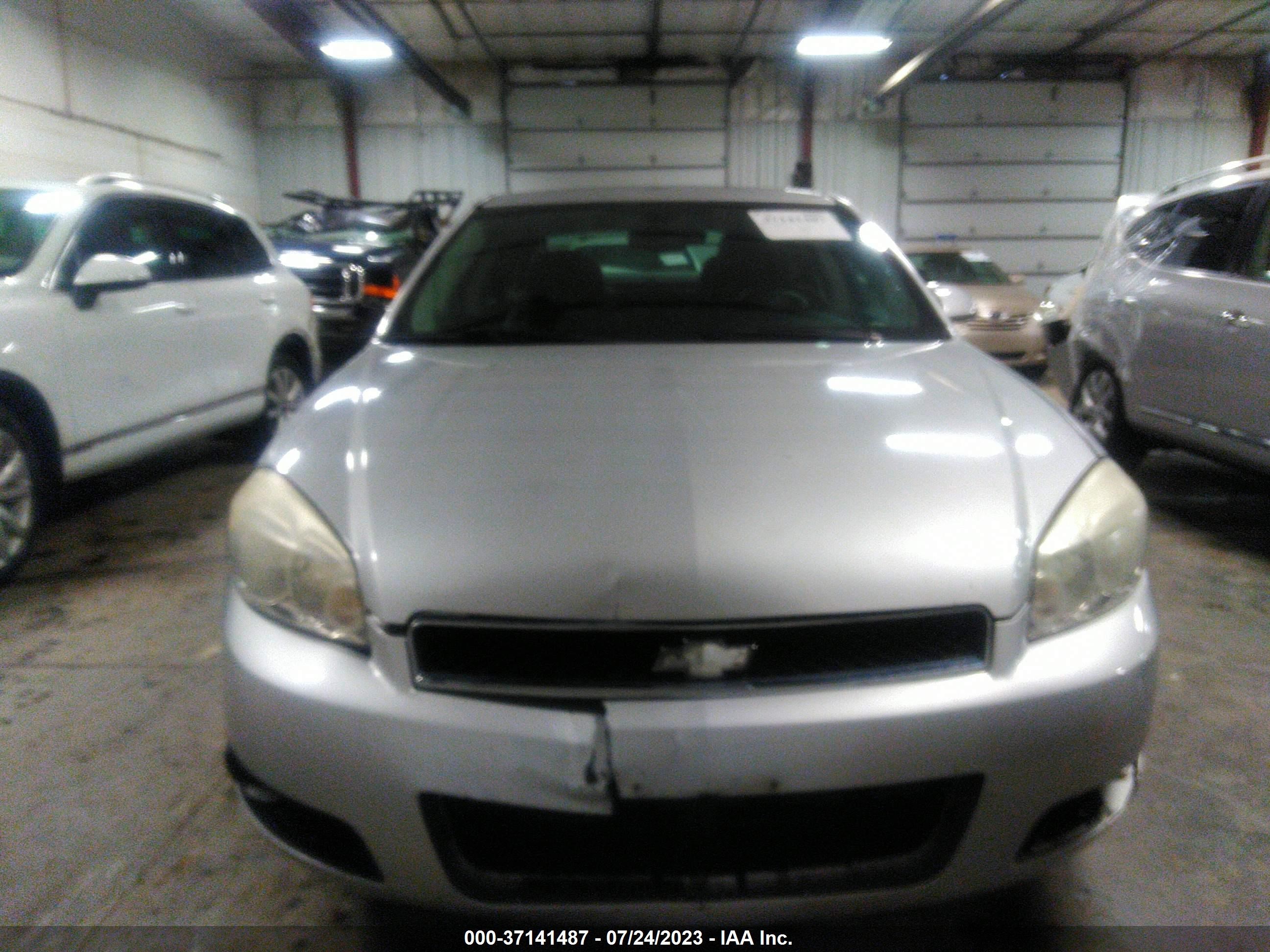 Photo 12 VIN: 2G1WC5E34D1217555 - CHEVROLET IMPALA 