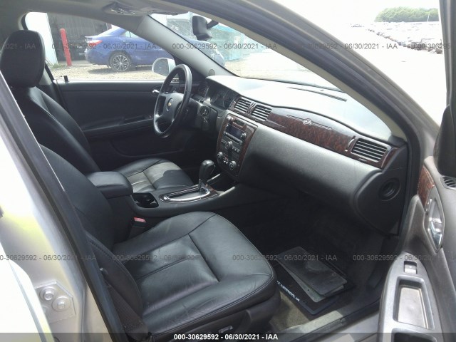 Photo 4 VIN: 2G1WC5E35D1105783 - CHEVROLET IMPALA 