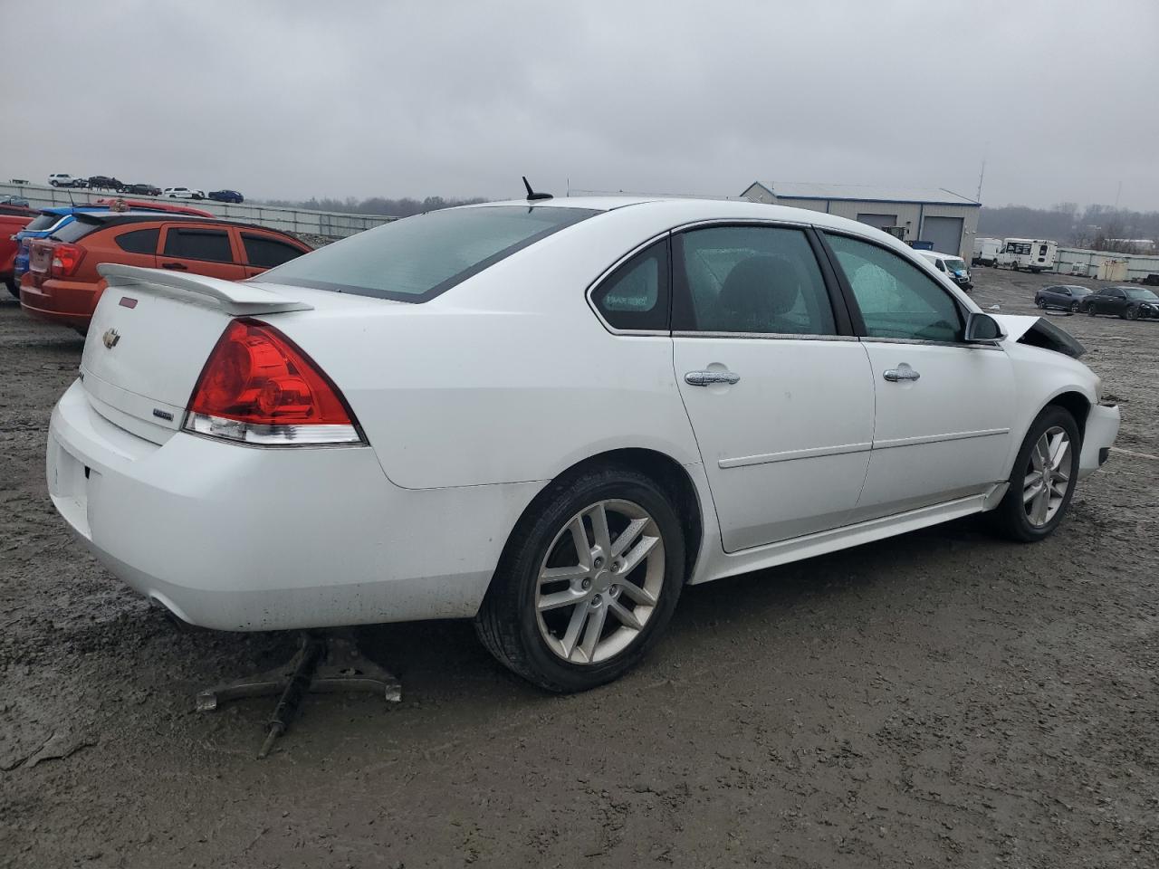 Photo 2 VIN: 2G1WC5E35E1103680 - CHEVROLET IMPALA 