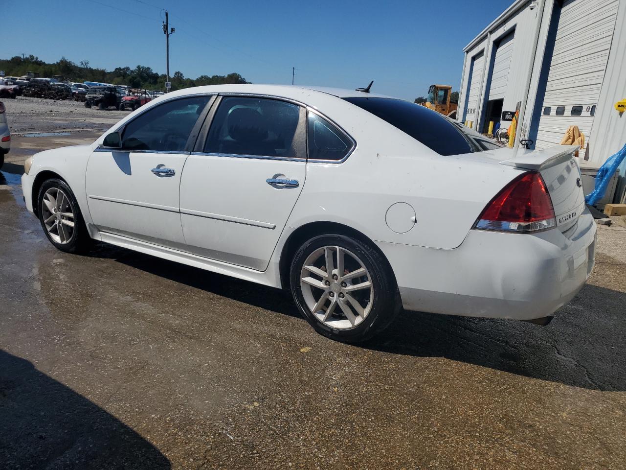 Photo 1 VIN: 2G1WC5E37D1209188 - CHEVROLET IMPALA 