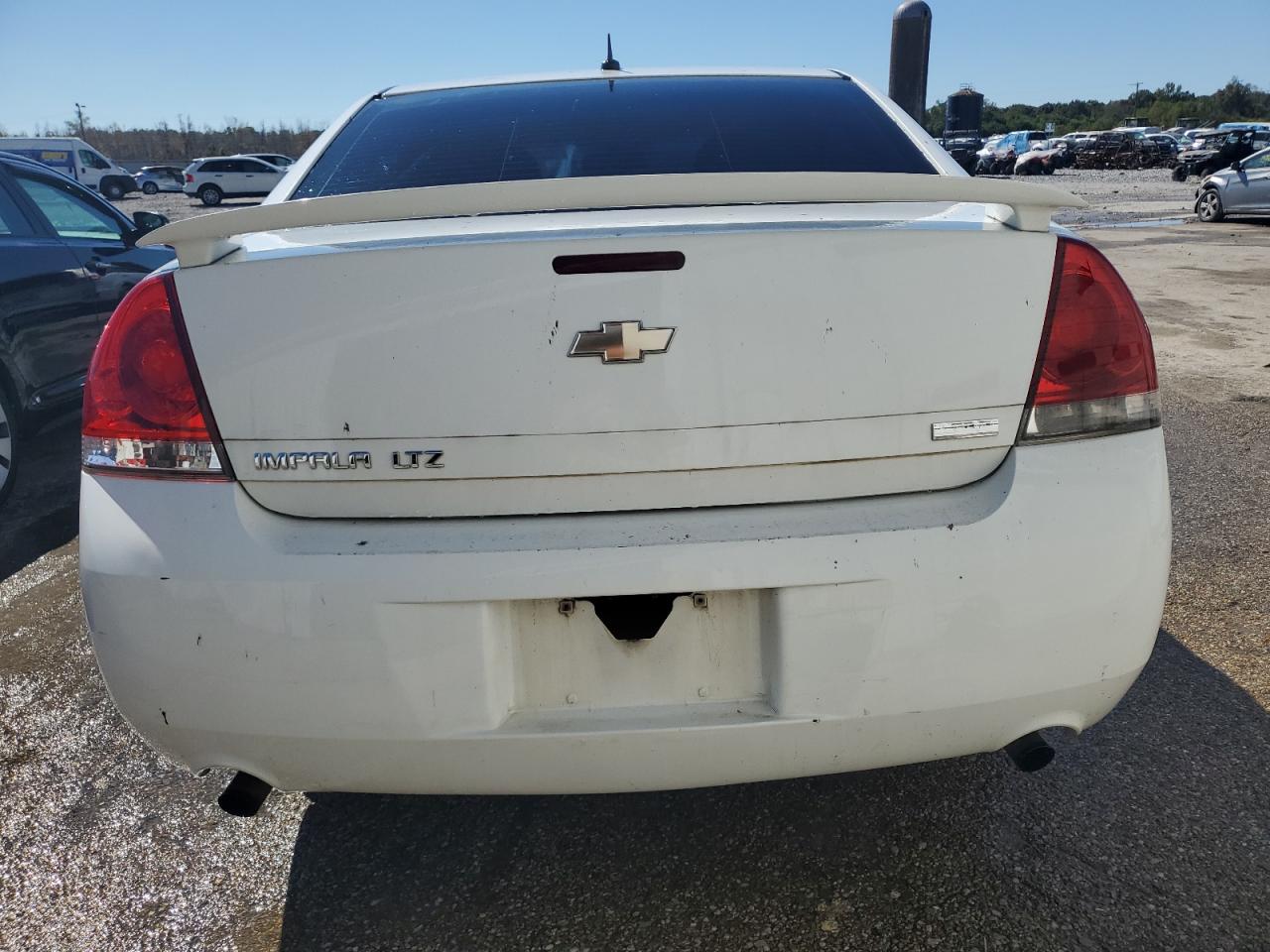 Photo 5 VIN: 2G1WC5E37D1209188 - CHEVROLET IMPALA 