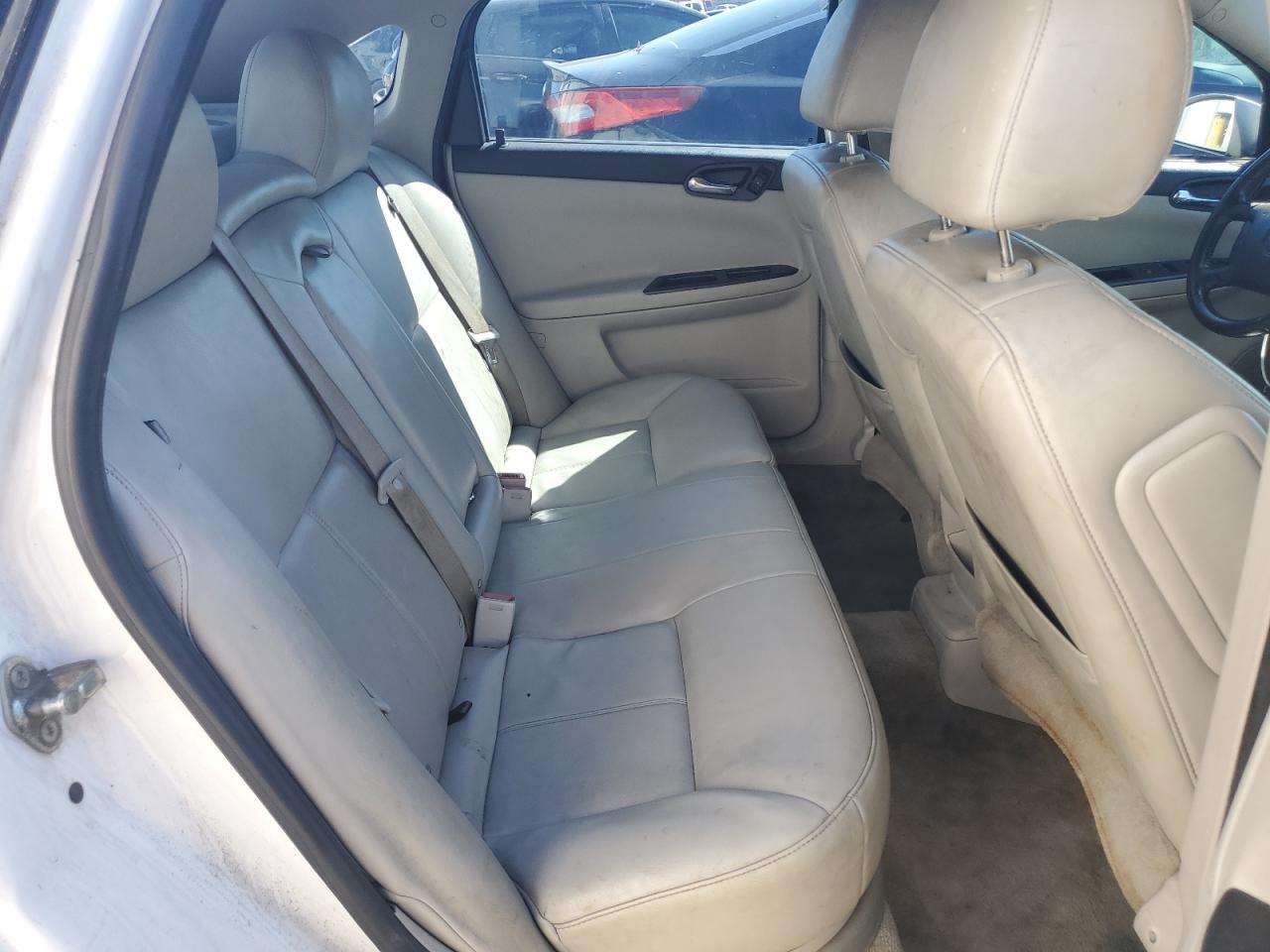 Photo 9 VIN: 2G1WC5E37D1209188 - CHEVROLET IMPALA 