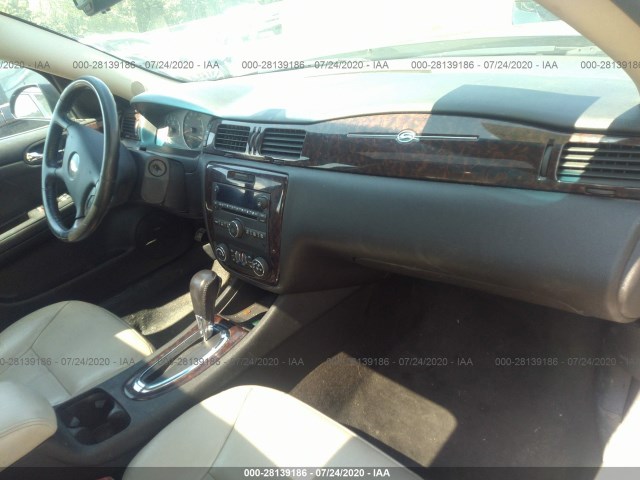 Photo 4 VIN: 2G1WC5E37D1242935 - CHEVROLET IMPALA 