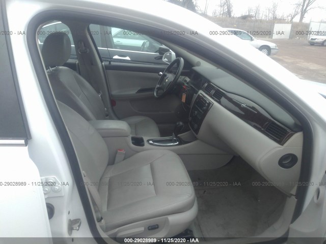 Photo 4 VIN: 2G1WC5E38C1262139 - CHEVROLET IMPALA 