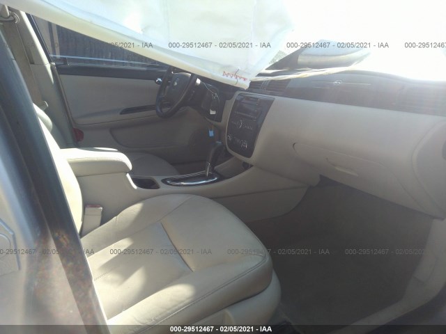 Photo 4 VIN: 2G1WC5E39C1110998 - CHEVROLET IMPALA 