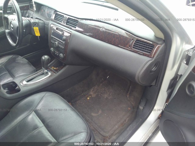 Photo 4 VIN: 2G1WC5E39C1220983 - CHEVROLET IMPALA 