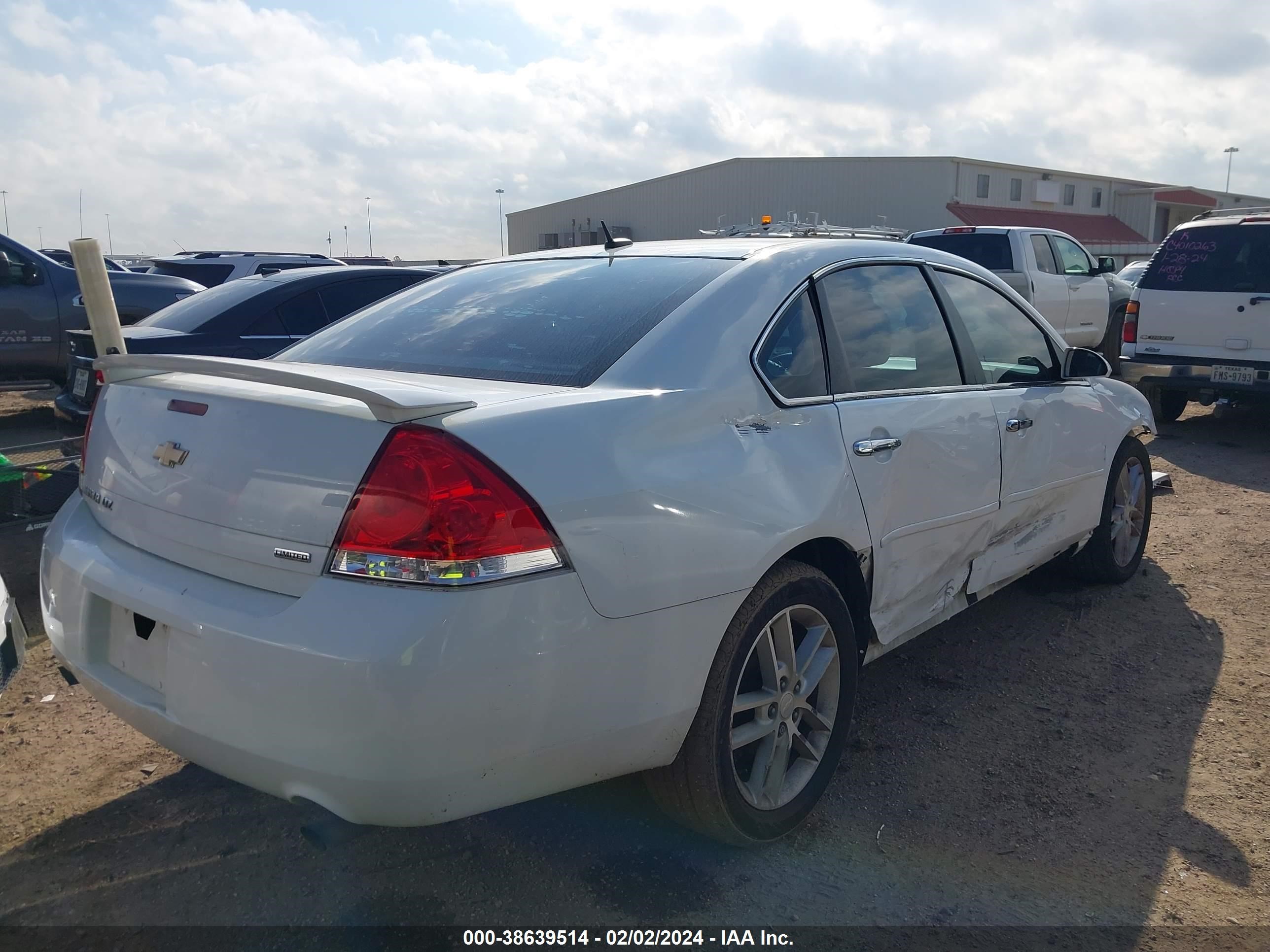 Photo 3 VIN: 2G1WC5E39G1115544 - CHEVROLET IMPALA 