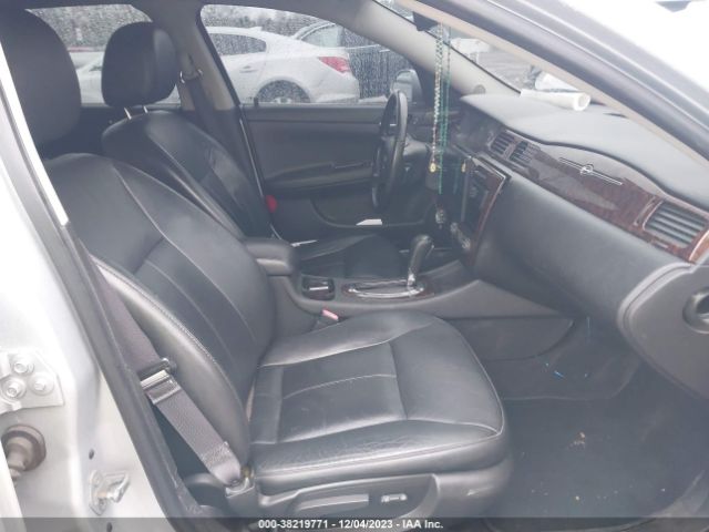 Photo 4 VIN: 2G1WC5E3XC1167579 - CHEVROLET IMPALA 