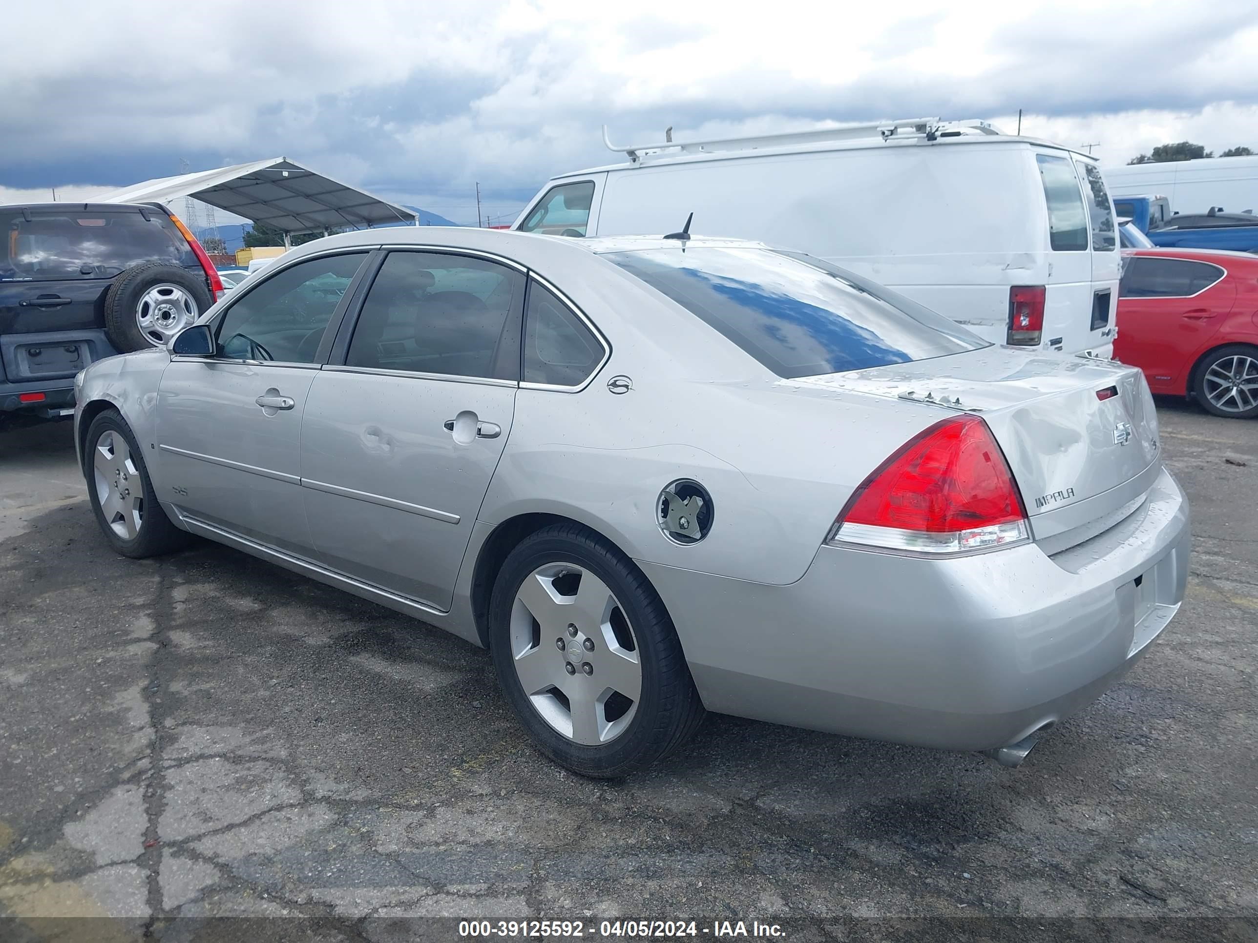 Photo 2 VIN: 2G1WD58C169283235 - CHEVROLET IMPALA 