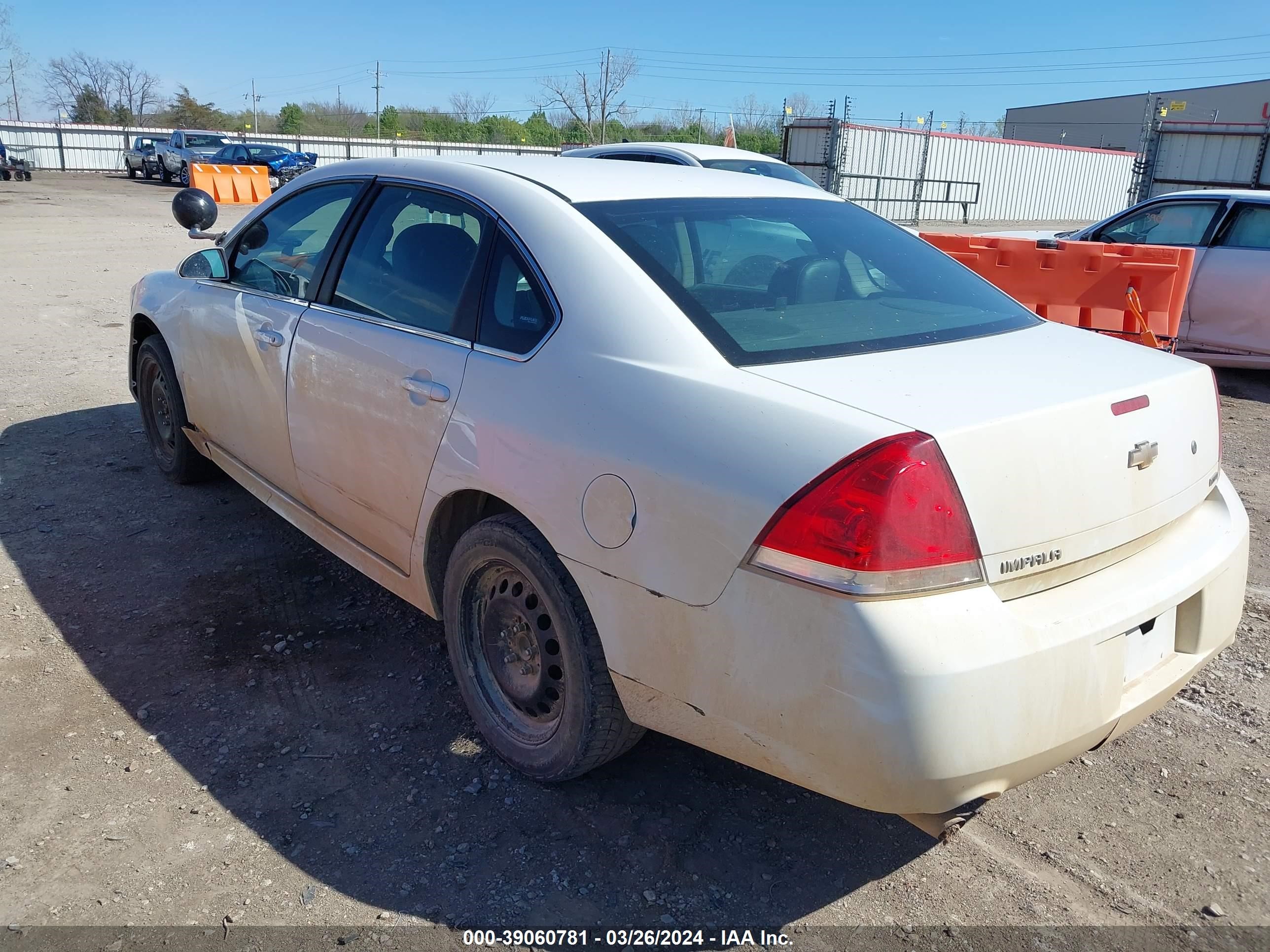 Photo 2 VIN: 2G1WD5E33E1173711 - CHEVROLET IMPALA 