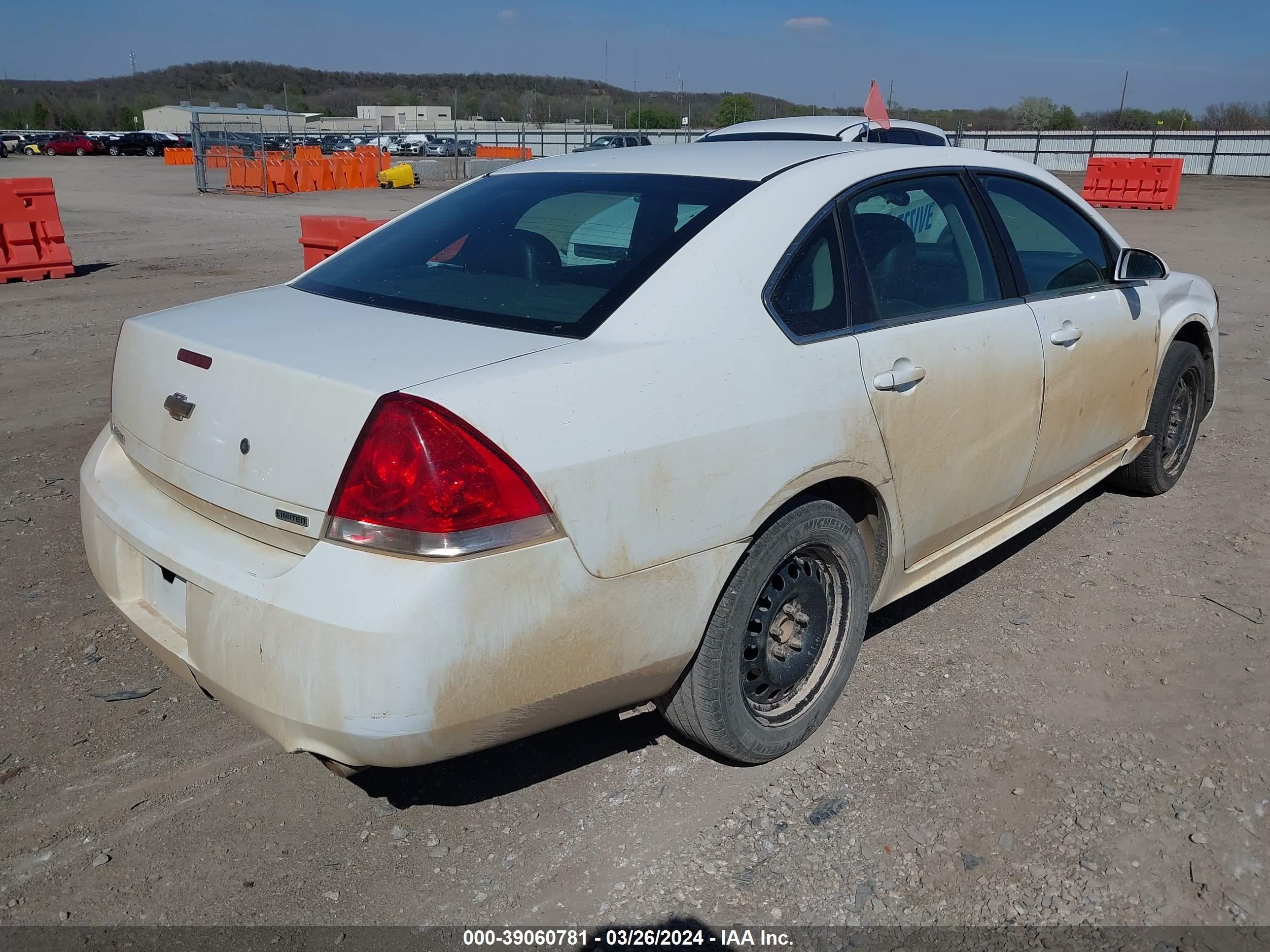 Photo 3 VIN: 2G1WD5E33E1173711 - CHEVROLET IMPALA 