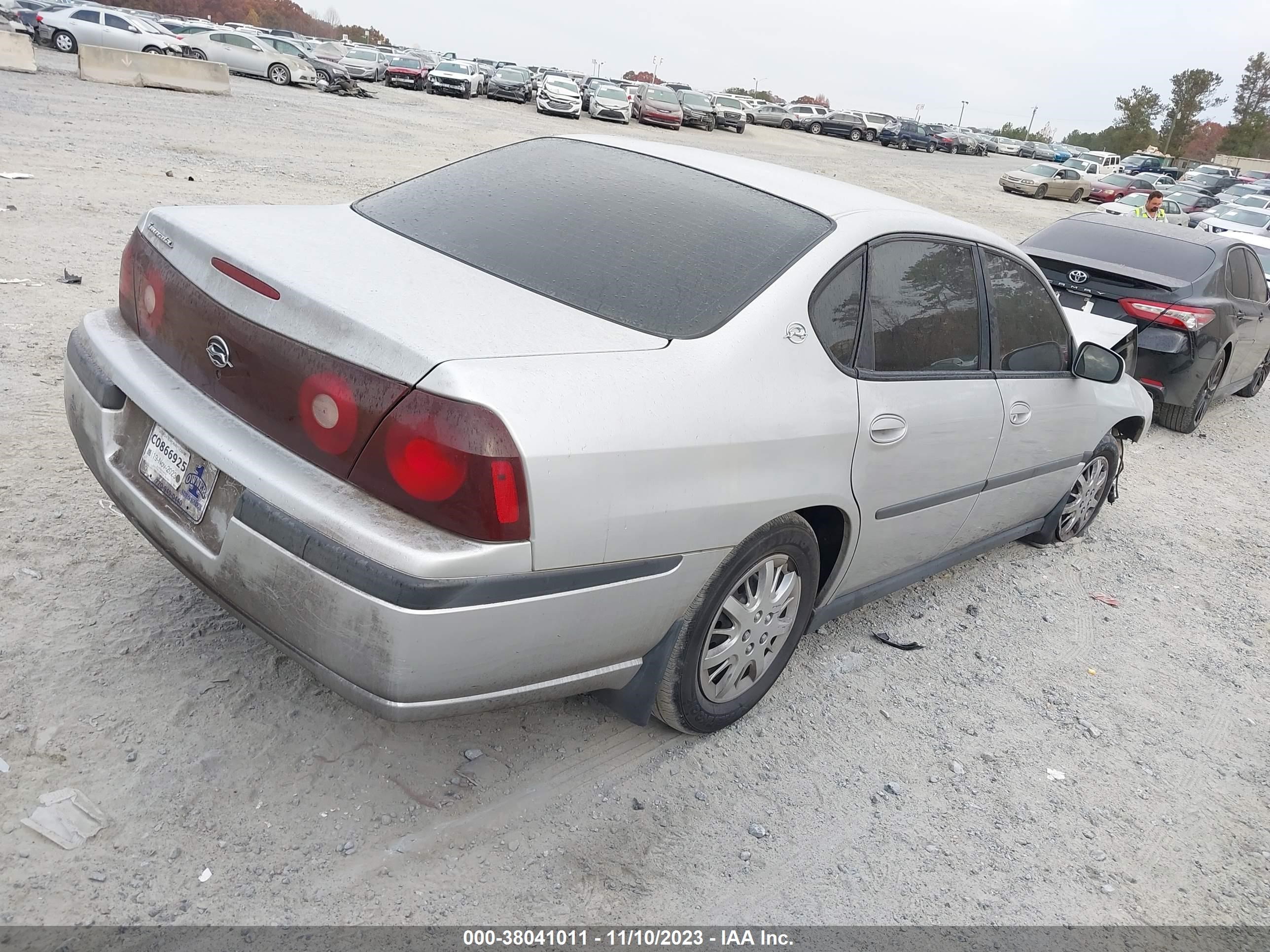 Photo 3 VIN: 2G1WF55E0Y9267434 - CHEVROLET IMPALA 