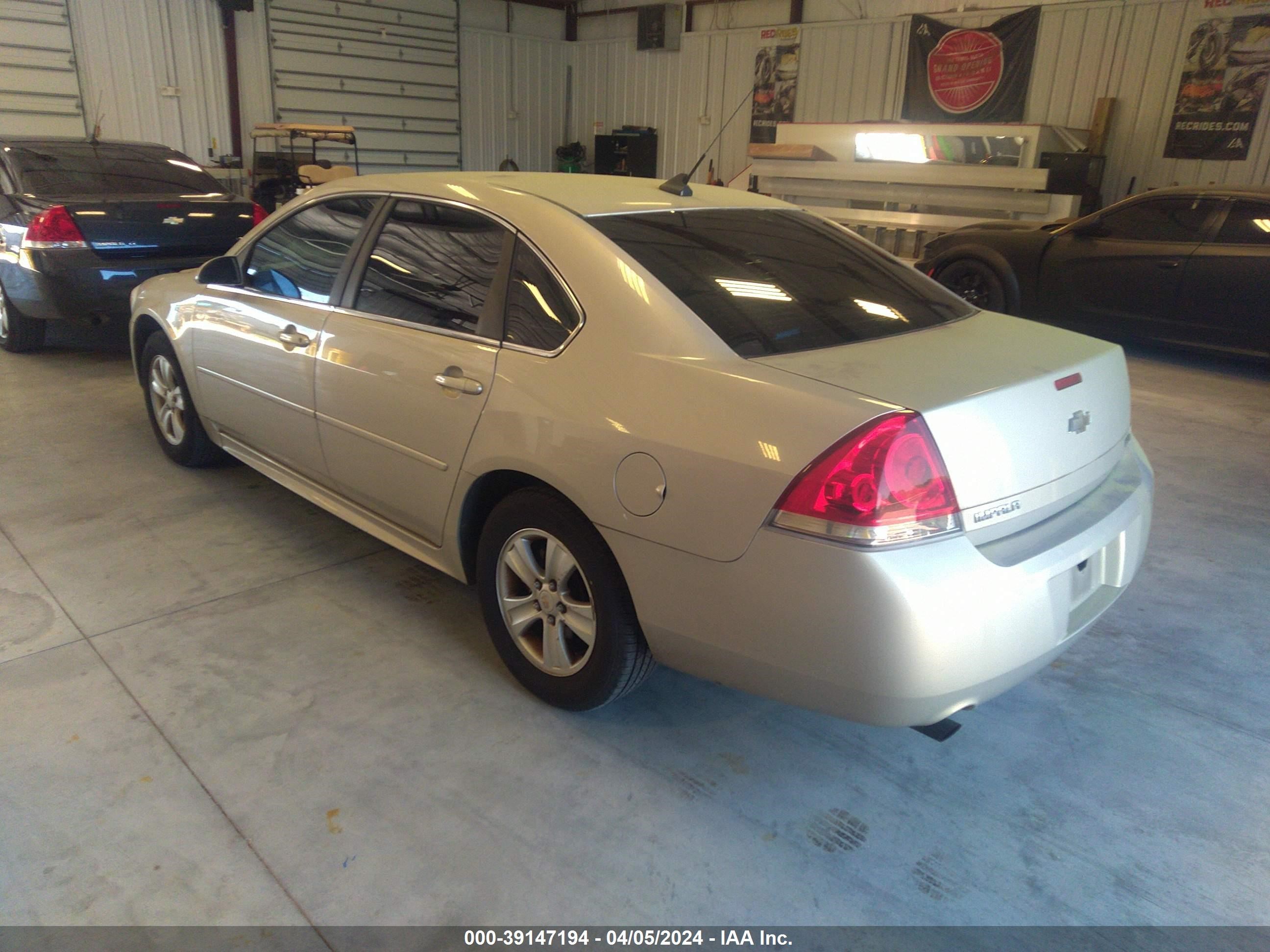 Photo 2 VIN: 2G1WF5E34C1140126 - CHEVROLET IMPALA 