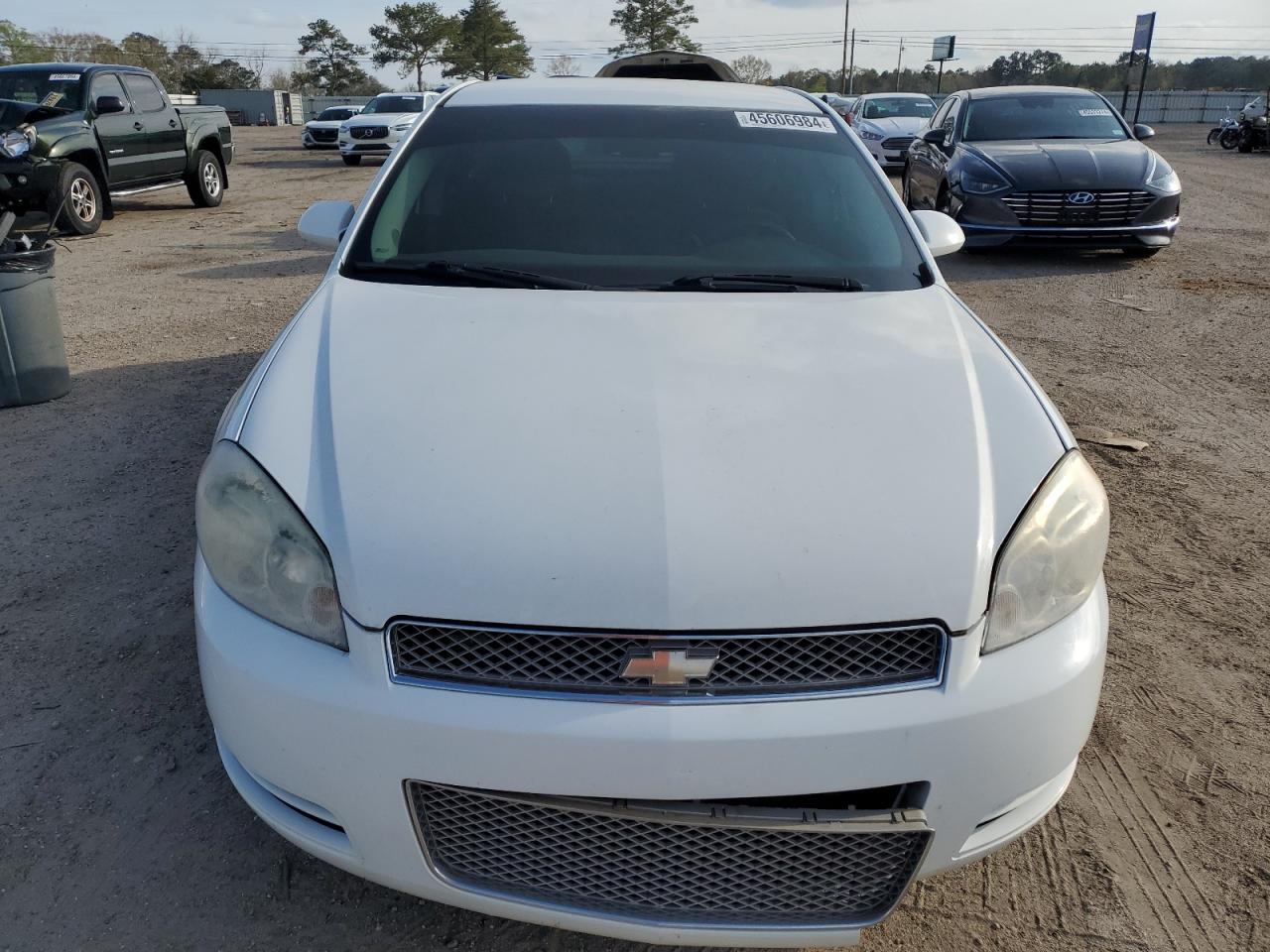 Photo 4 VIN: 2G1WF5E35C1284218 - CHEVROLET IMPALA 