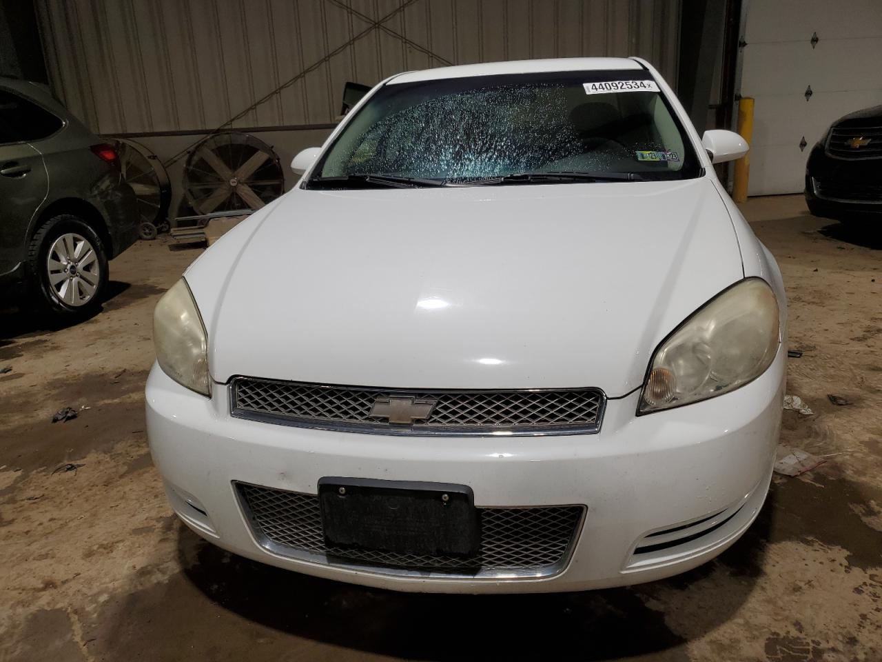 Photo 4 VIN: 2G1WF5E35D1226241 - CHEVROLET IMPALA 