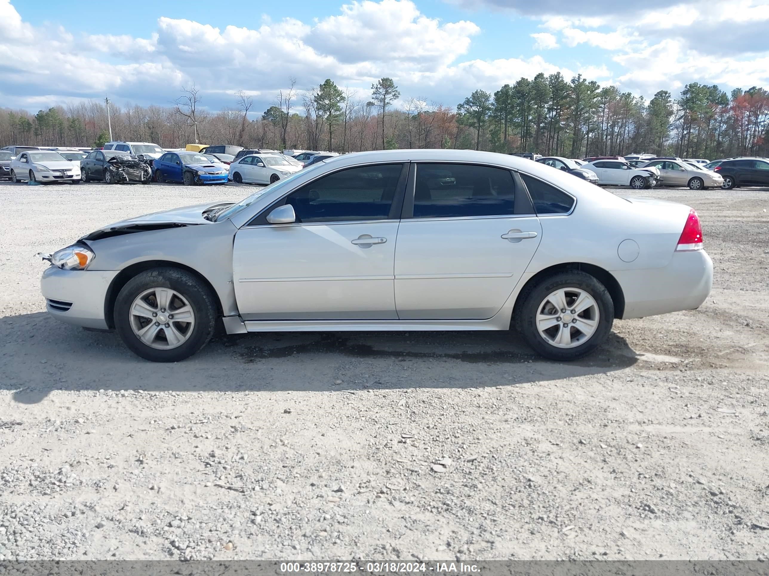 Photo 13 VIN: 2G1WF5E36D1262648 - CHEVROLET IMPALA 